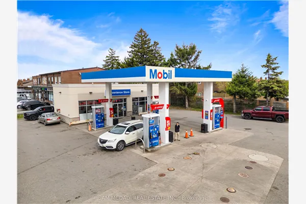 6199 Steeles Avenue W