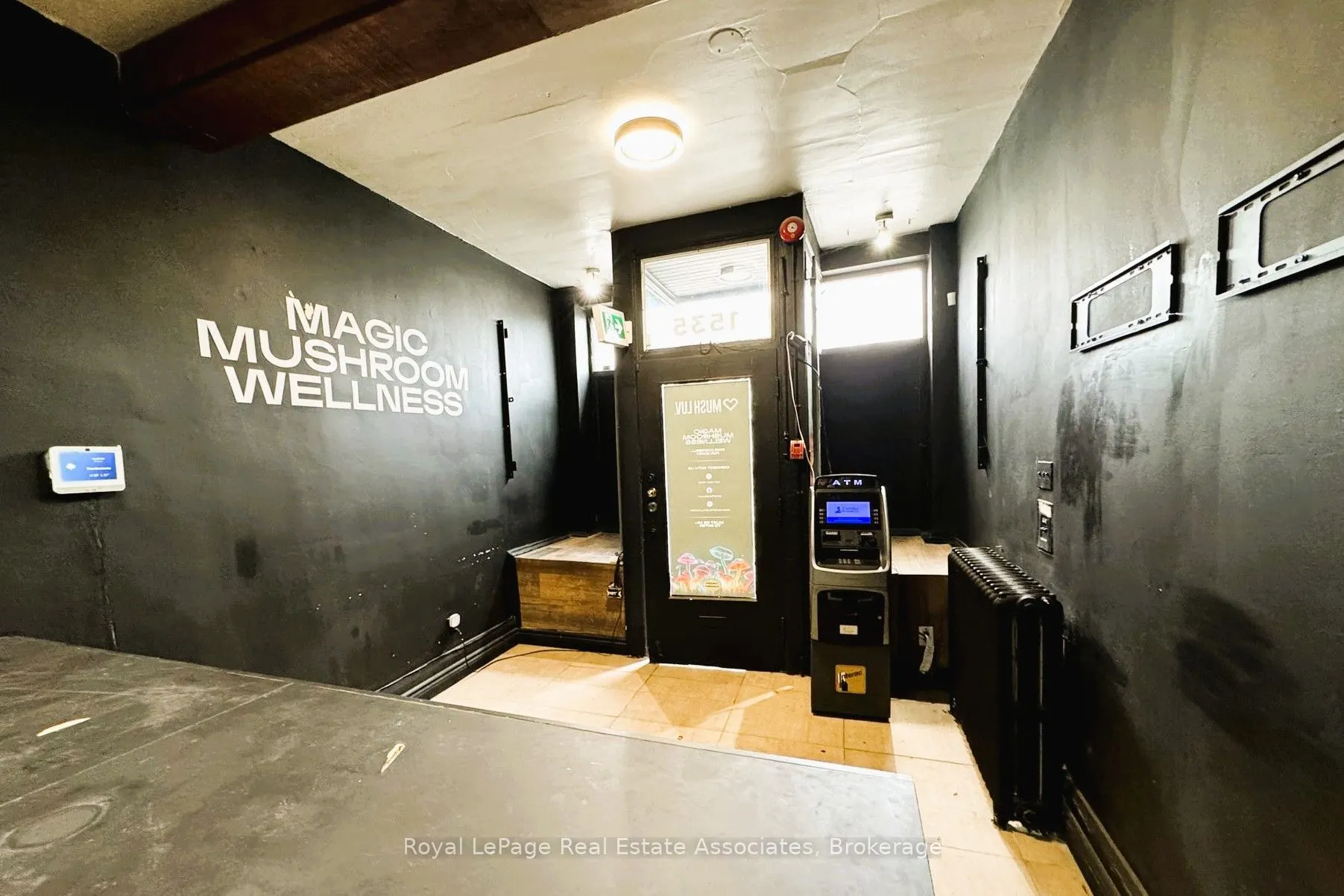 1537 Queen Street W #A