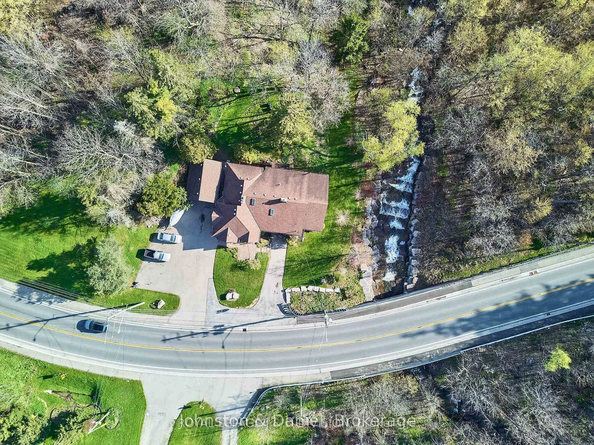 7095 Guelph Line