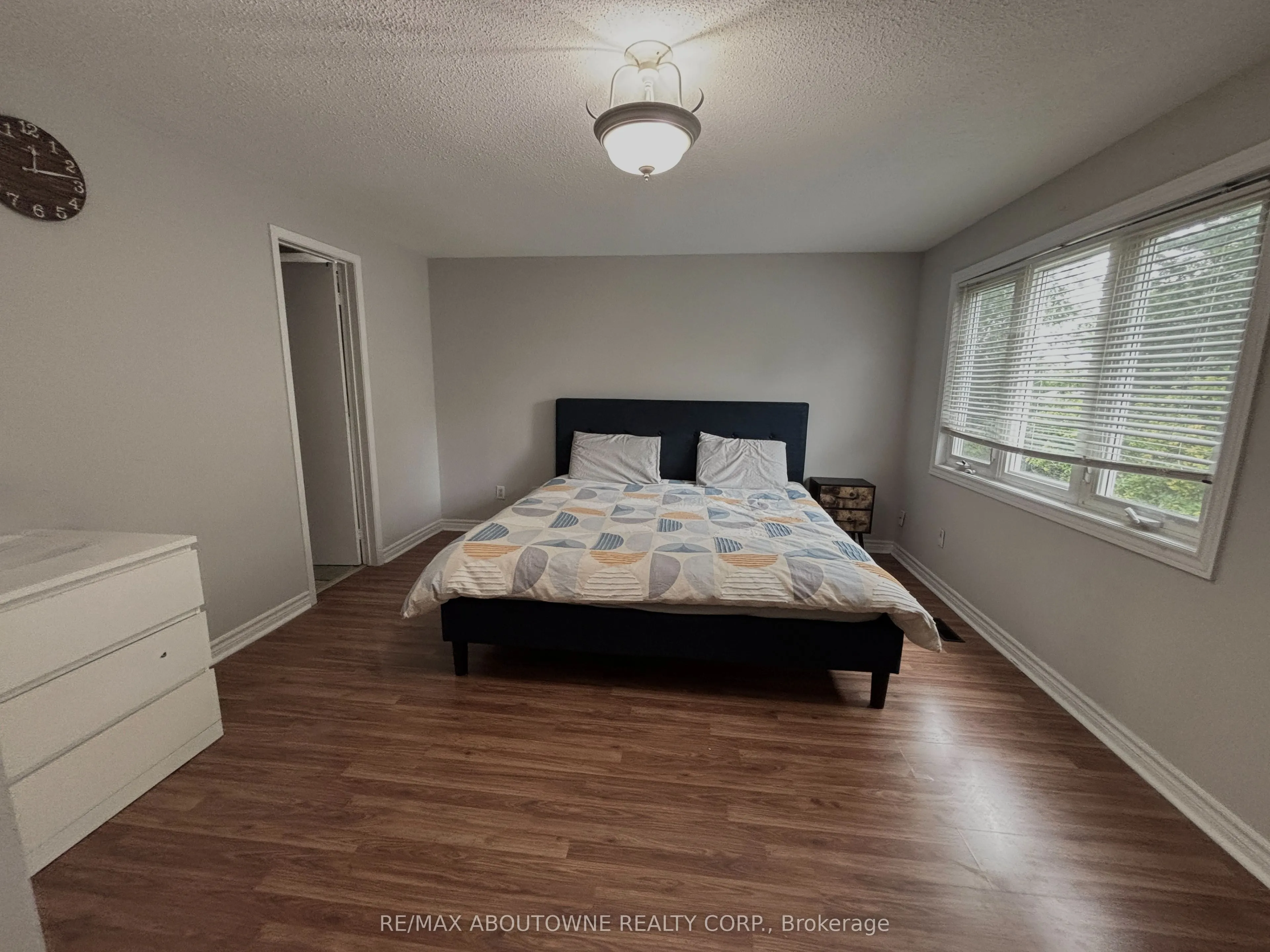 3072 Patrick Crescent
