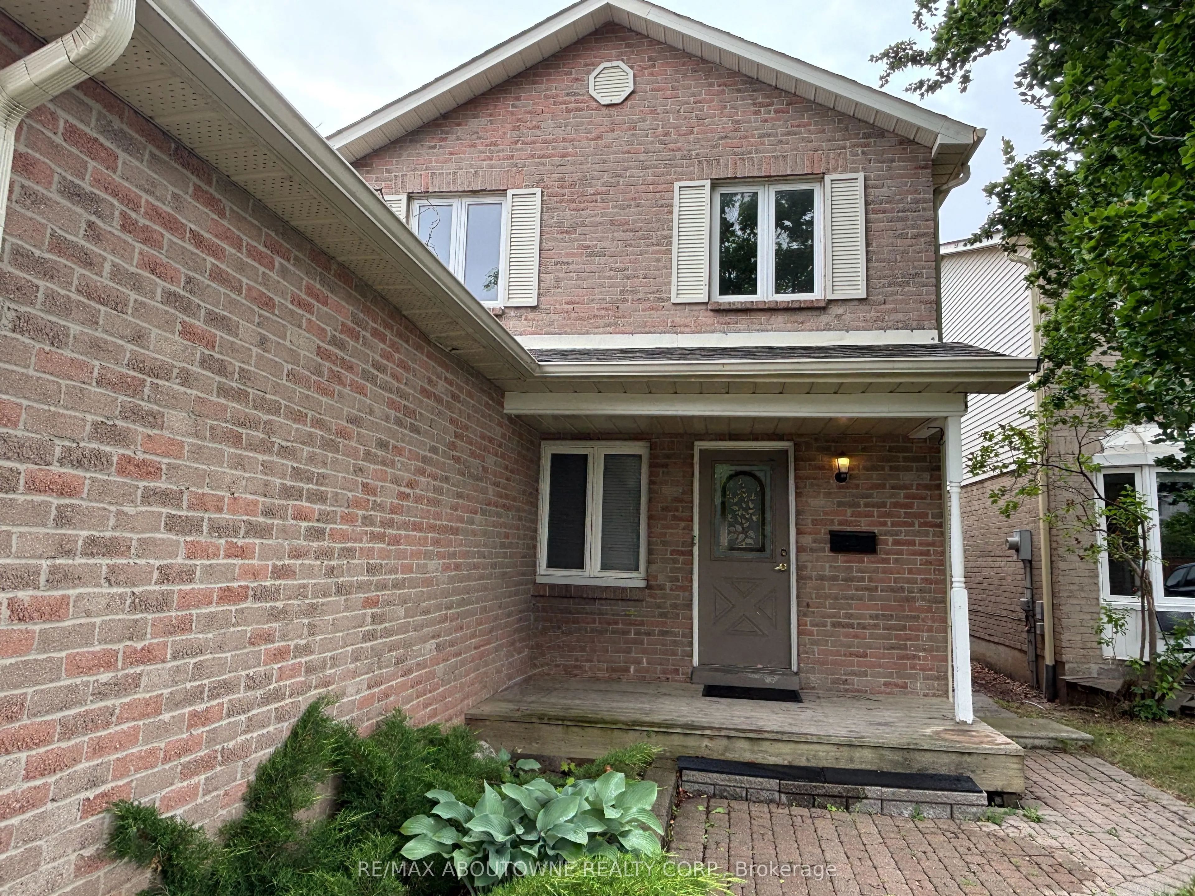 3072 Patrick Crescent