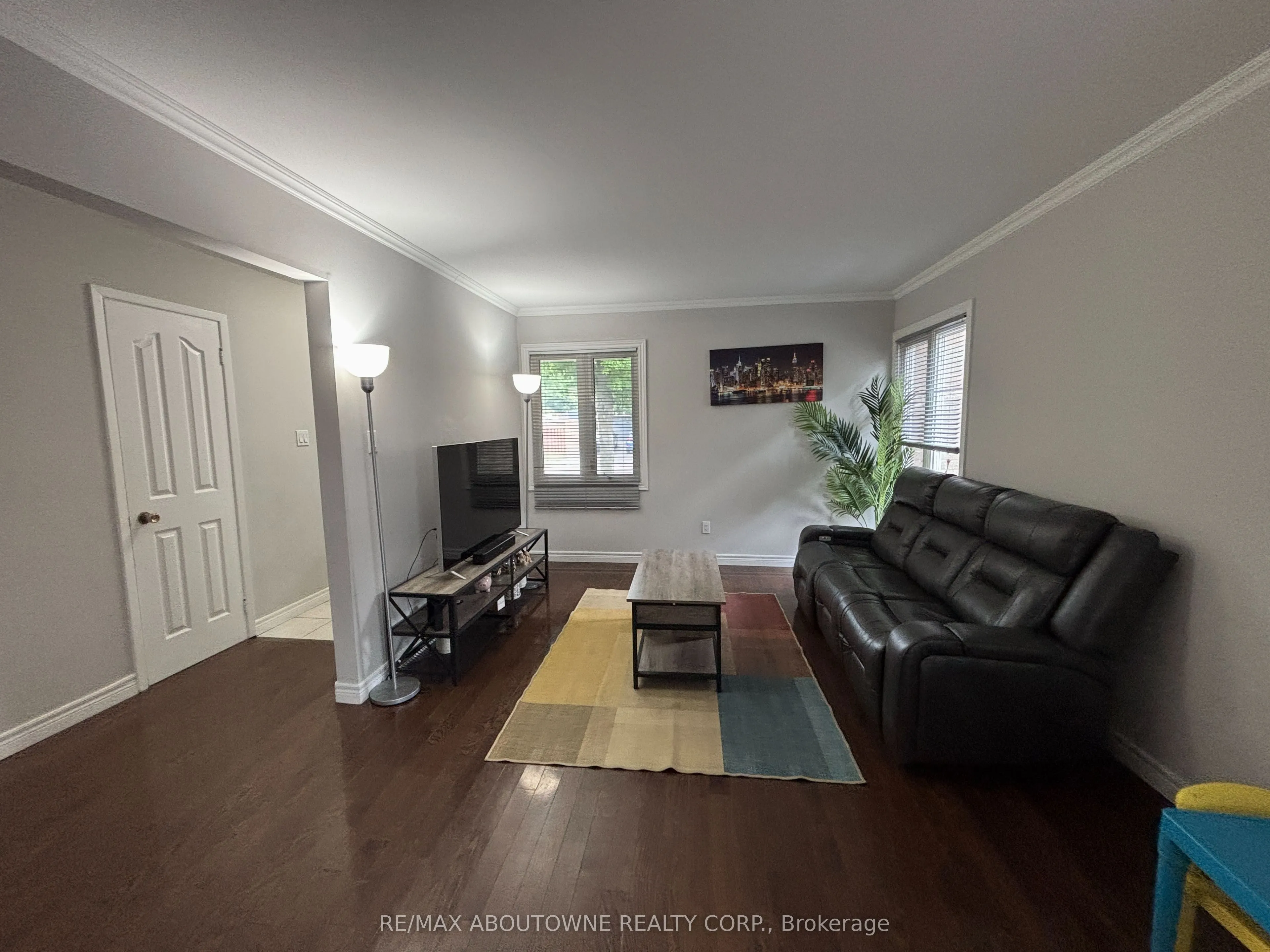 3072 Patrick Crescent