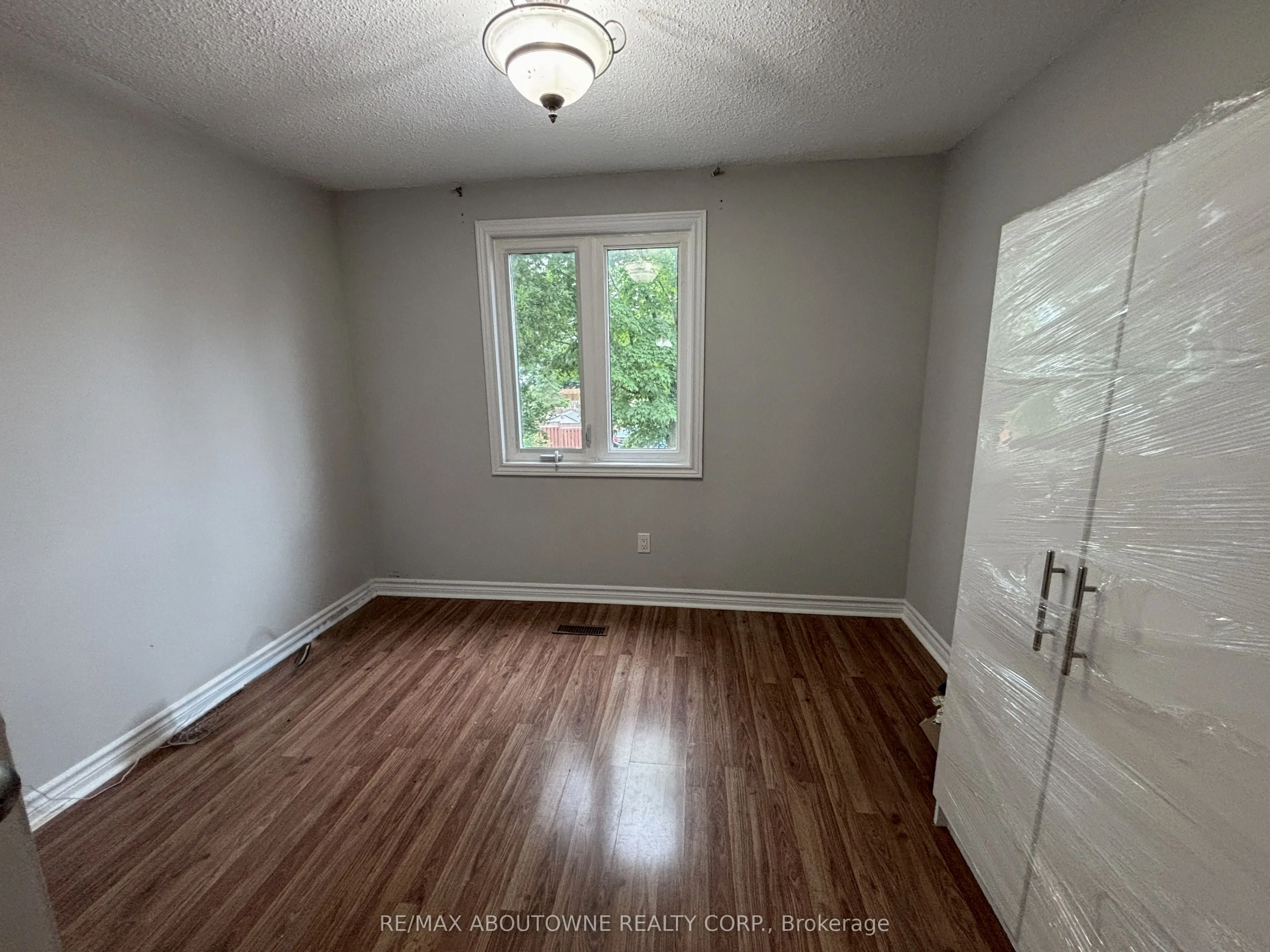 3072 Patrick Crescent