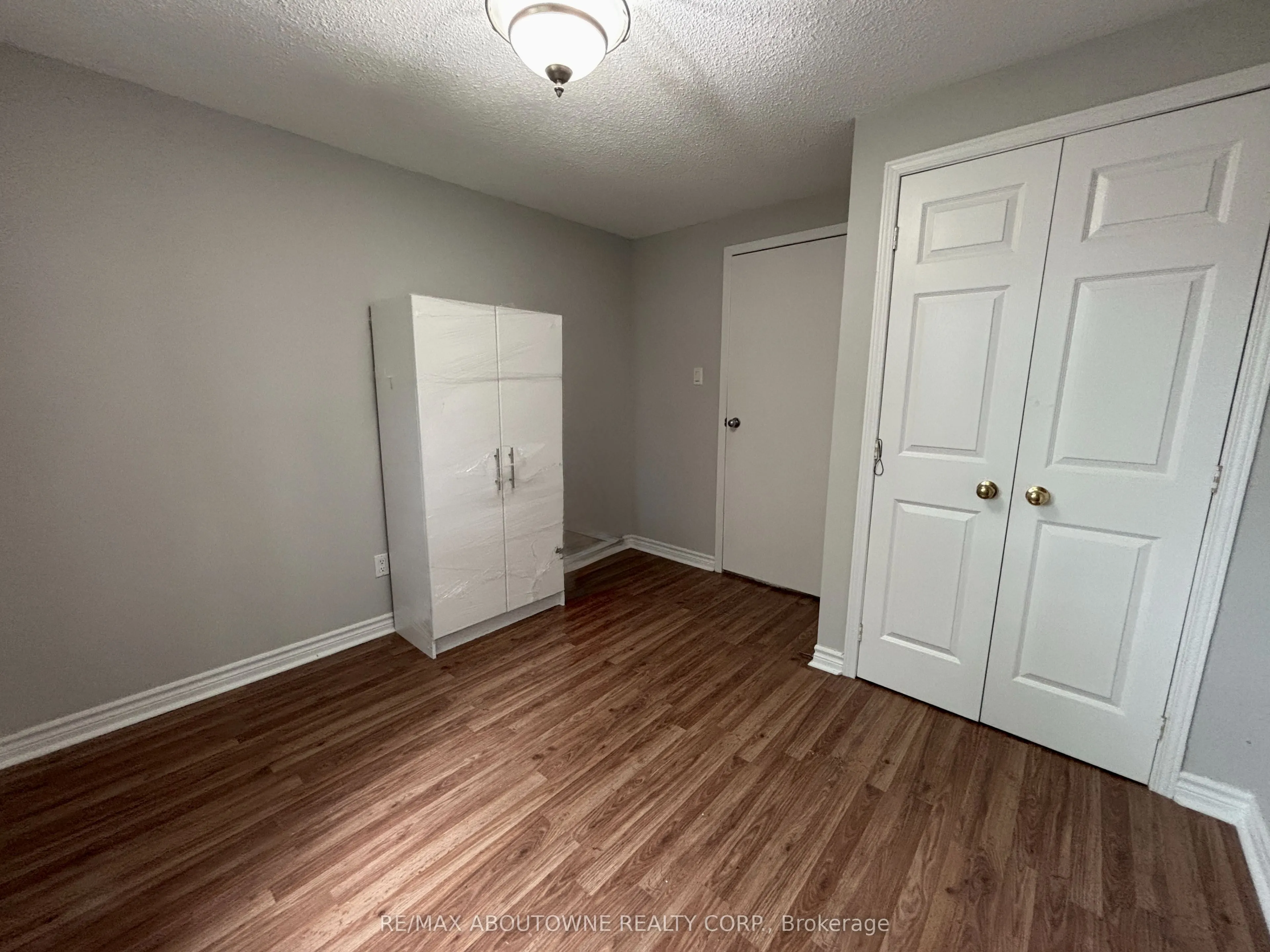 3072 Patrick Crescent