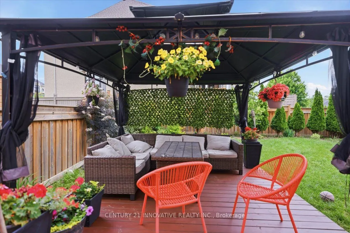 13 Royal West Drive
