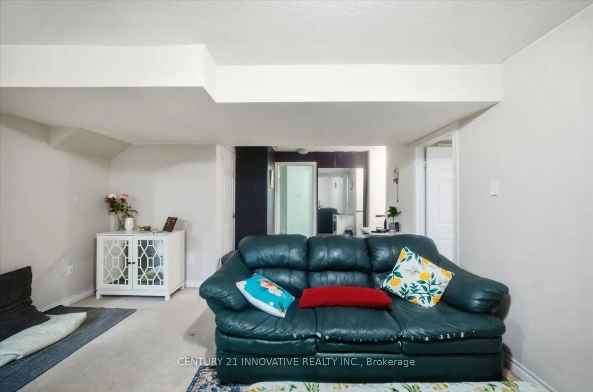 13 Royal West Drive