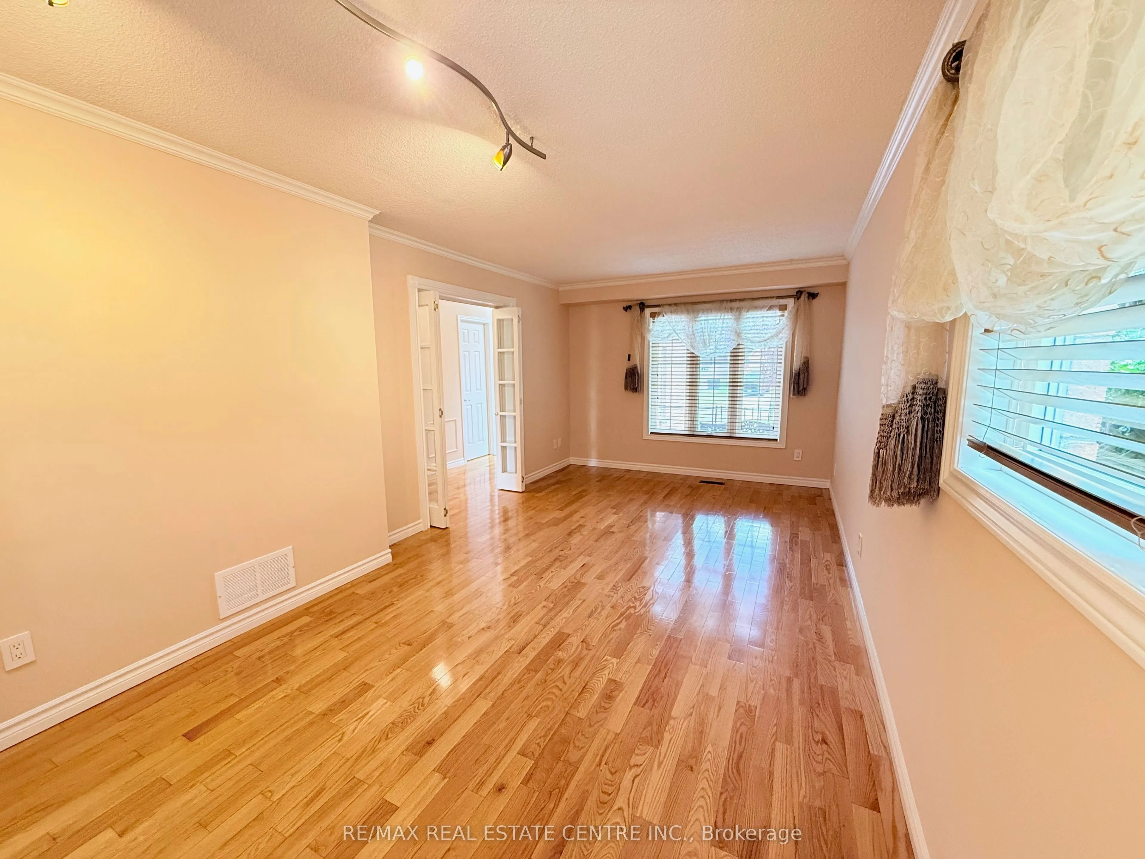 7264 Seabreeze Drive
