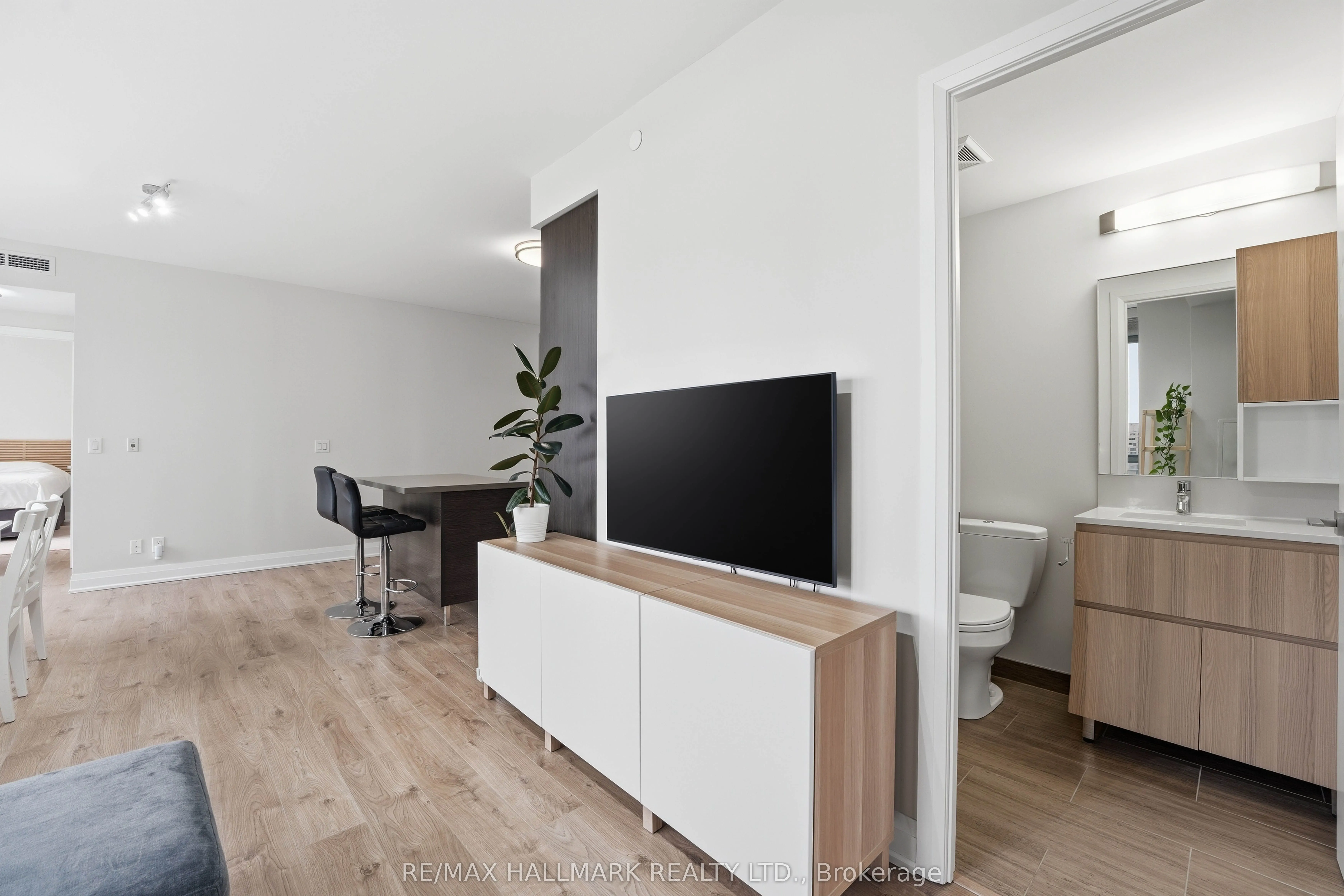 36 Park Lawn Road #710