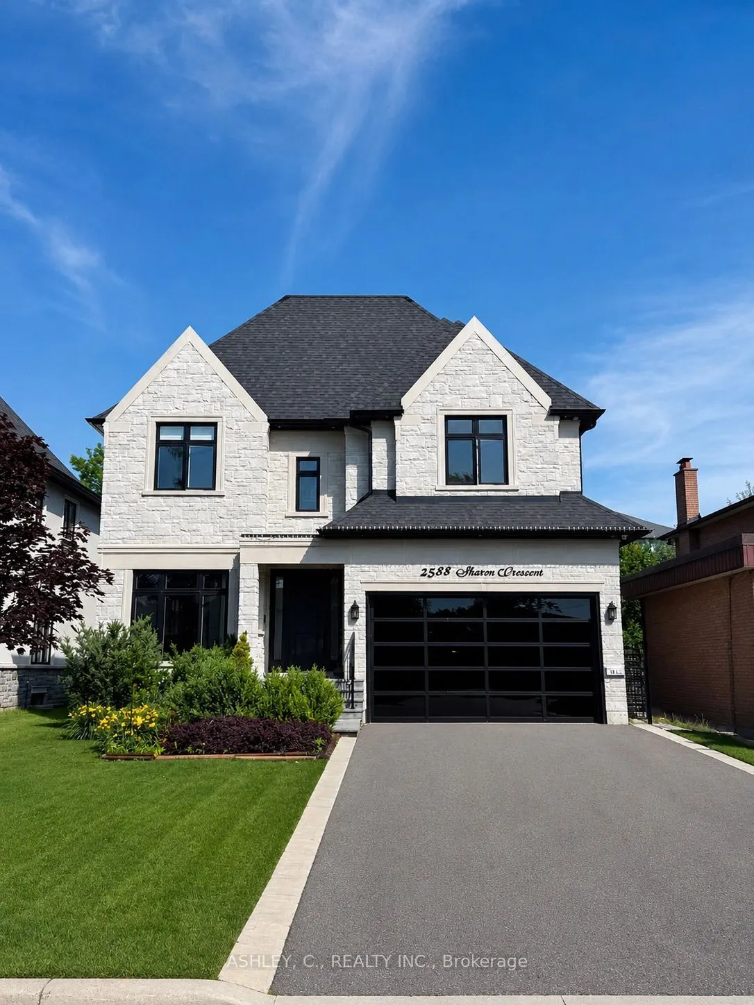 2588 Sharon Crescent