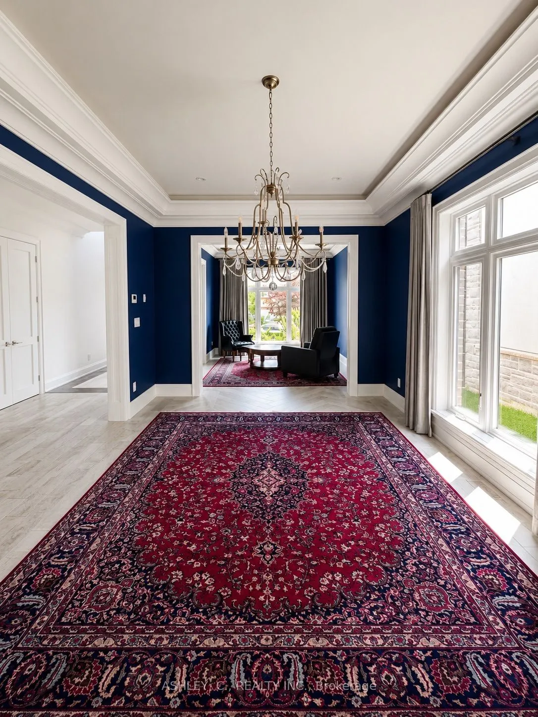 2588 Sharon Crescent