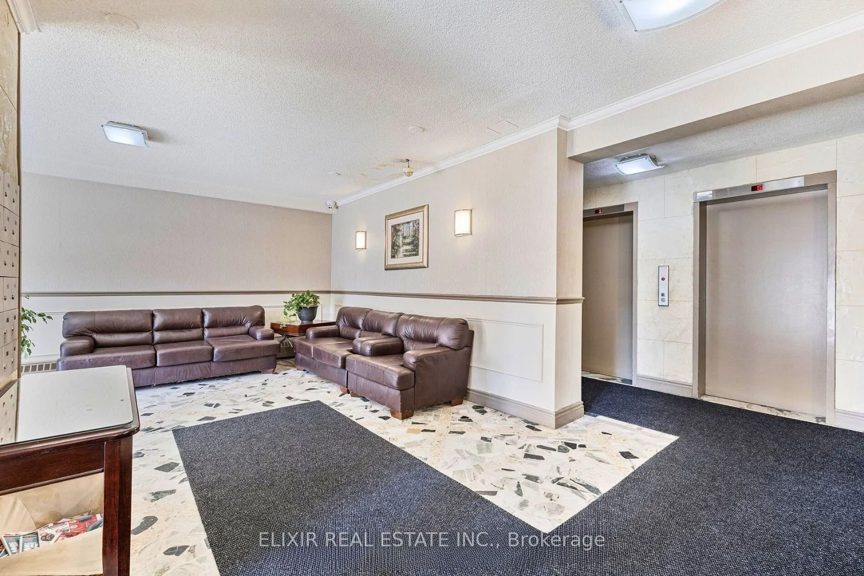15 Elizabeth Street N #605