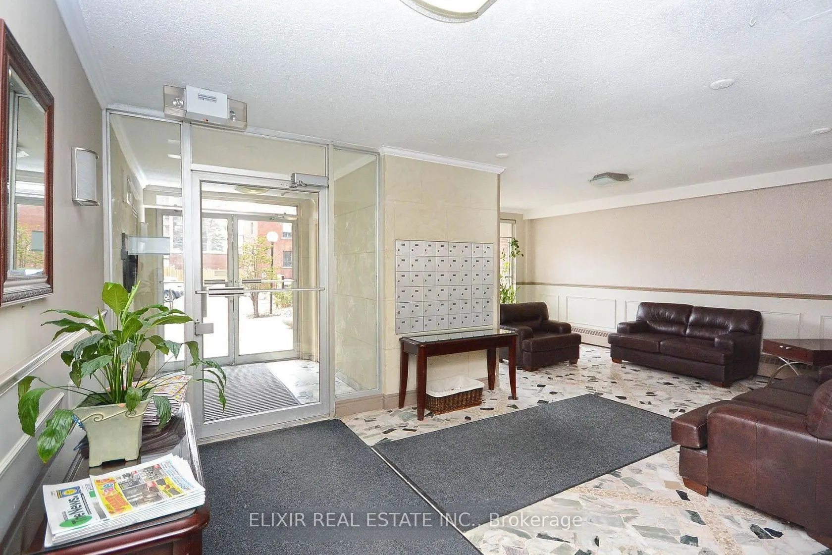 15 Elizabeth Street N #605
