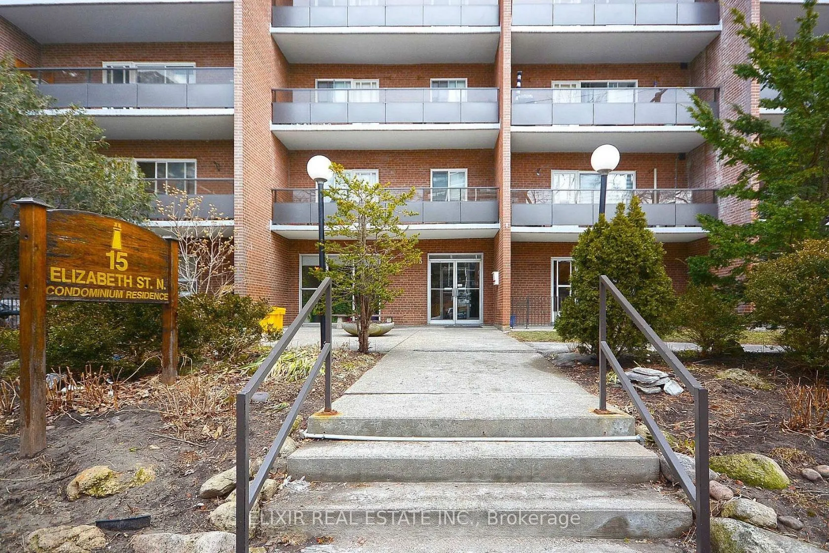 15 Elizabeth Street N #605
