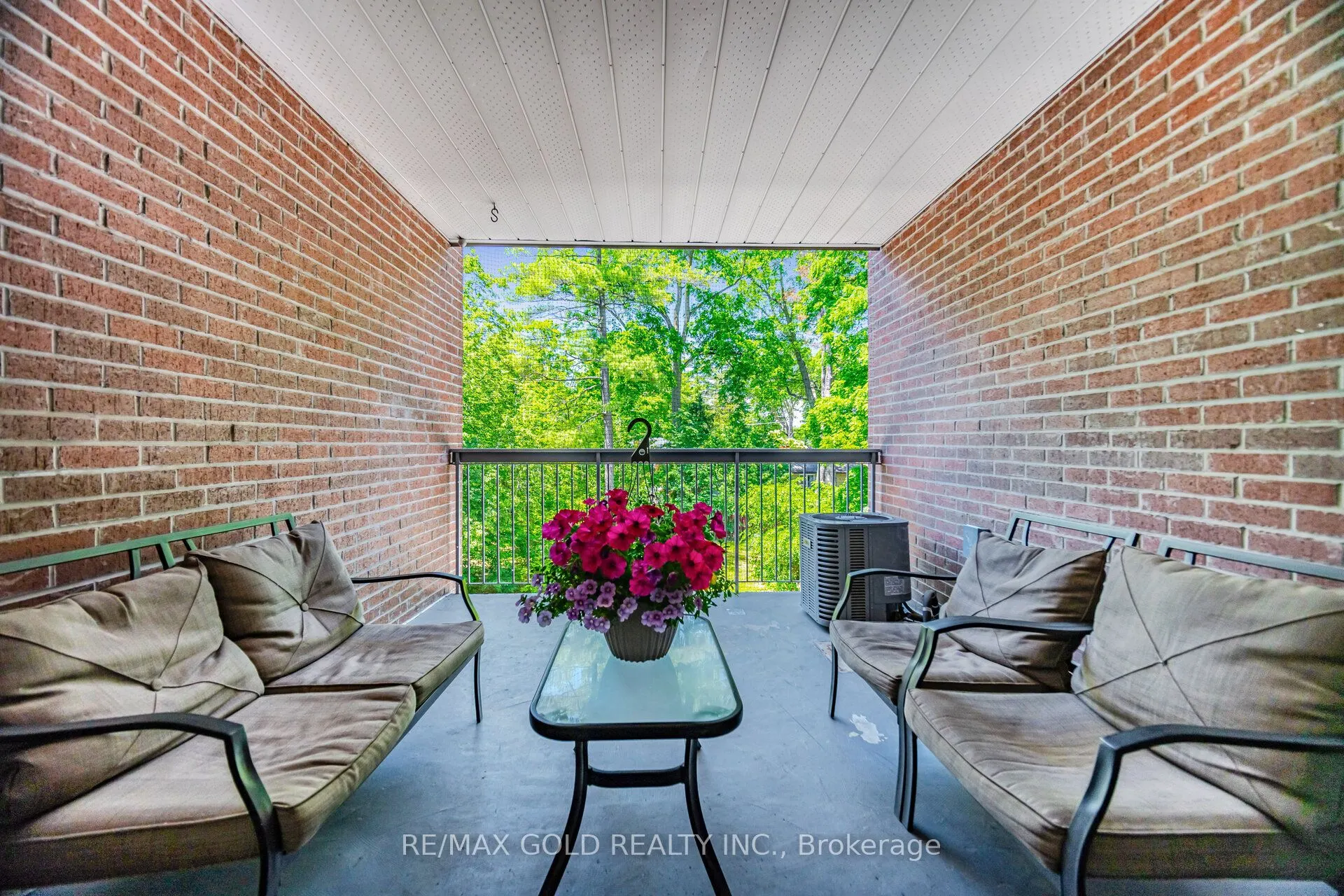 3025 The Credit Woodlands Drive #251