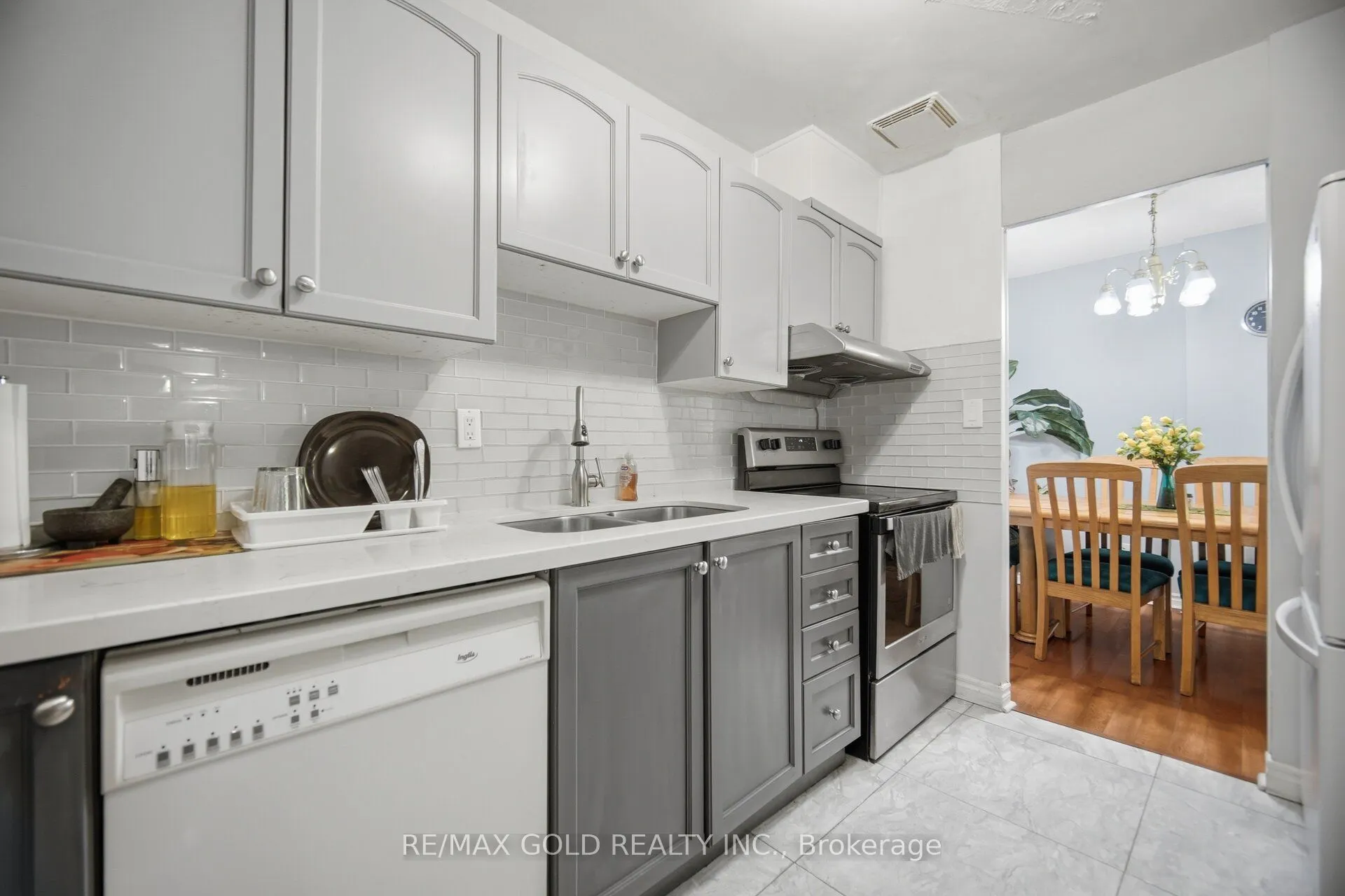 3025 The Credit Woodlands Drive #251