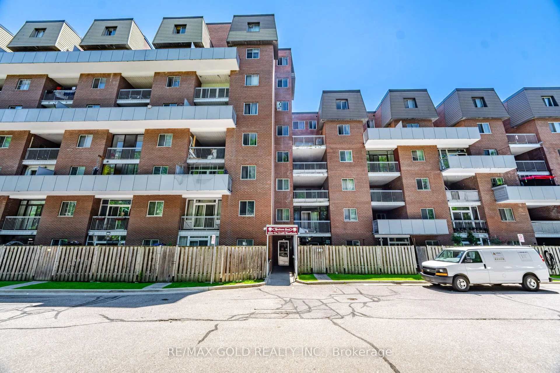 3025 The Credit Woodlands Drive #251