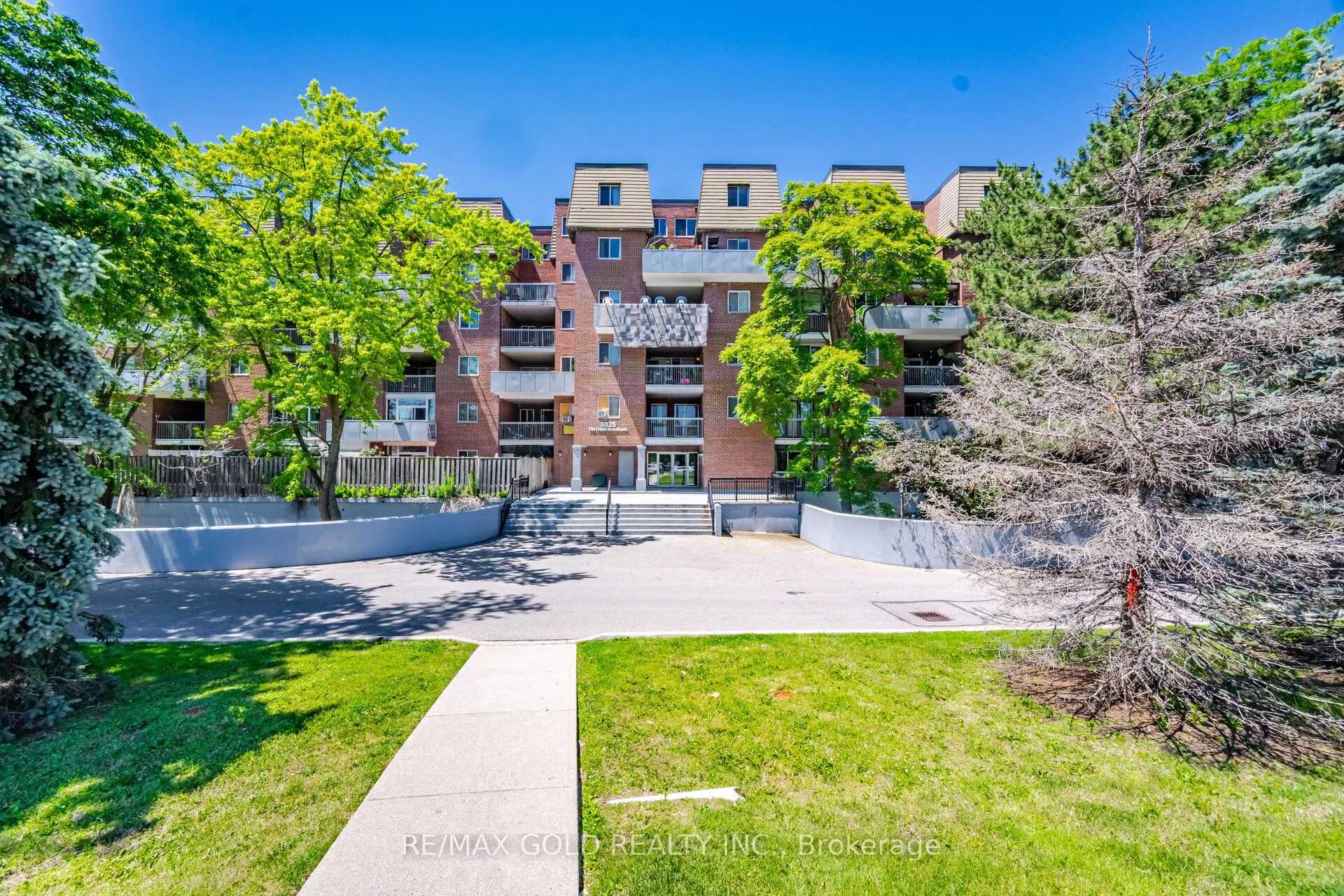 3025 The Credit Woodlands Drive #251