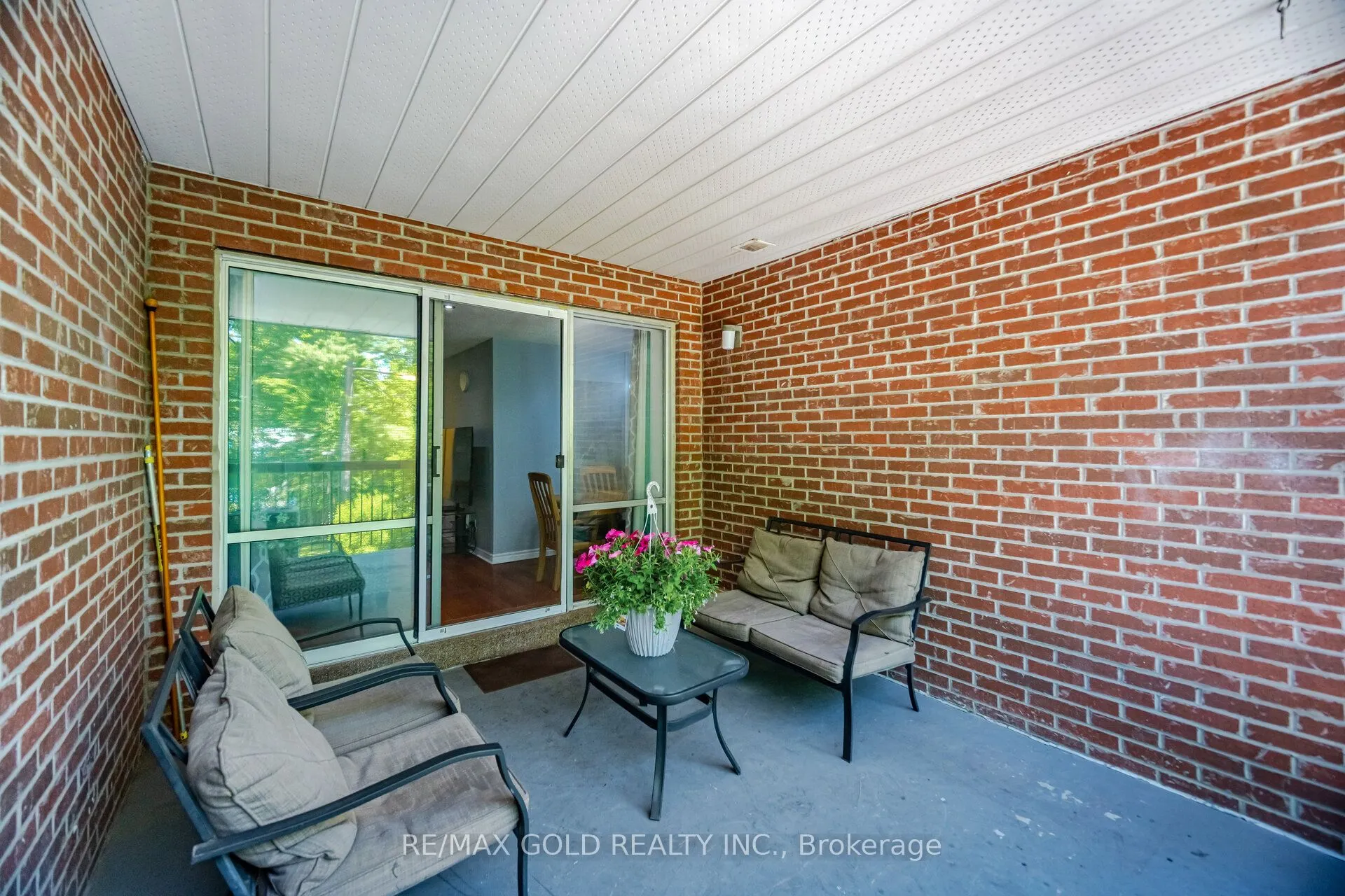 3025 The Credit Woodlands Drive #251