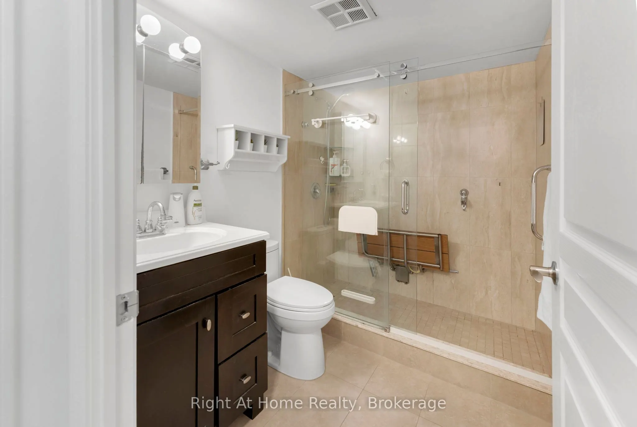 2545 Erin Centre Boulevard #1611