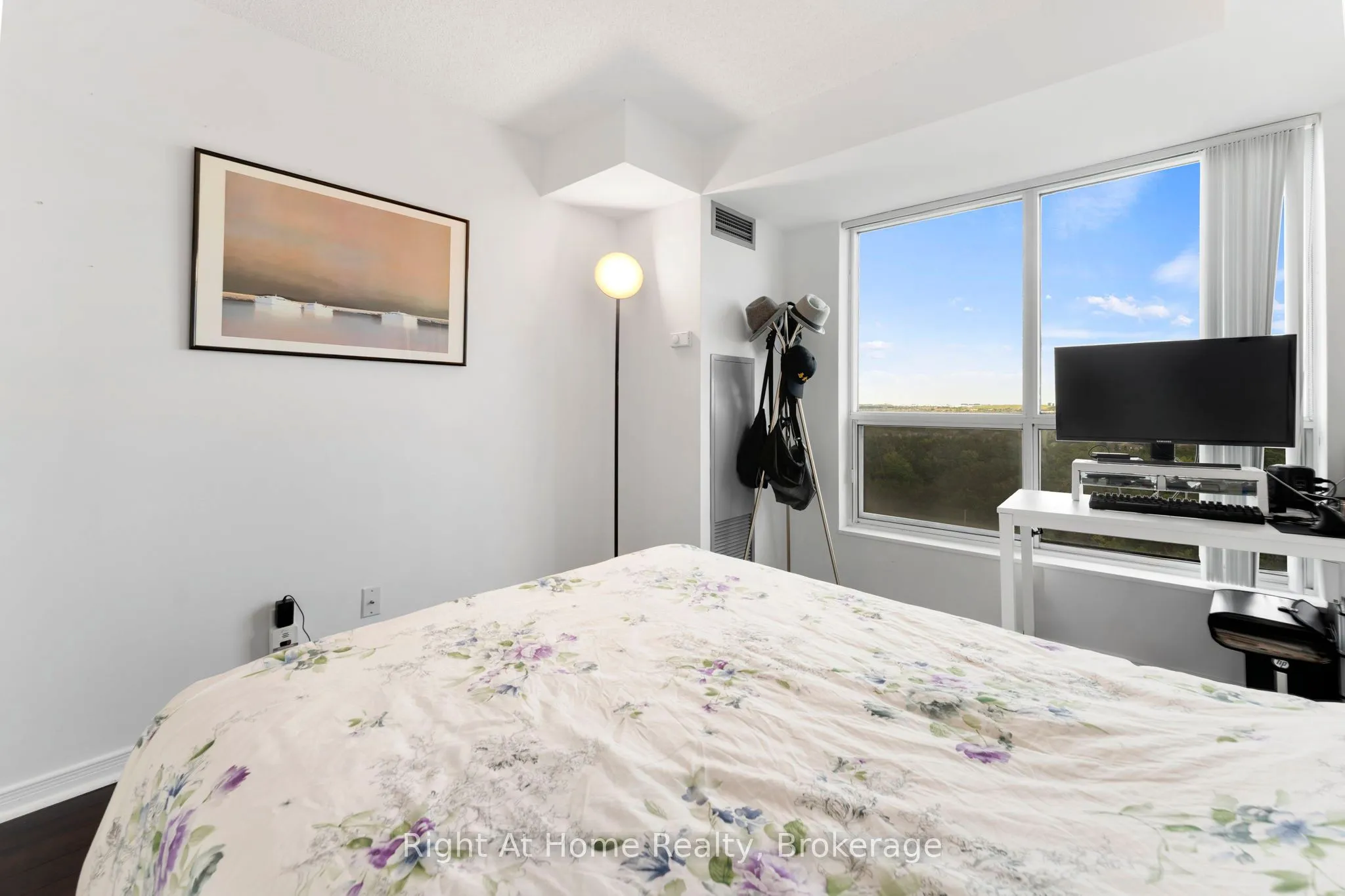 2545 Erin Centre Boulevard #1611