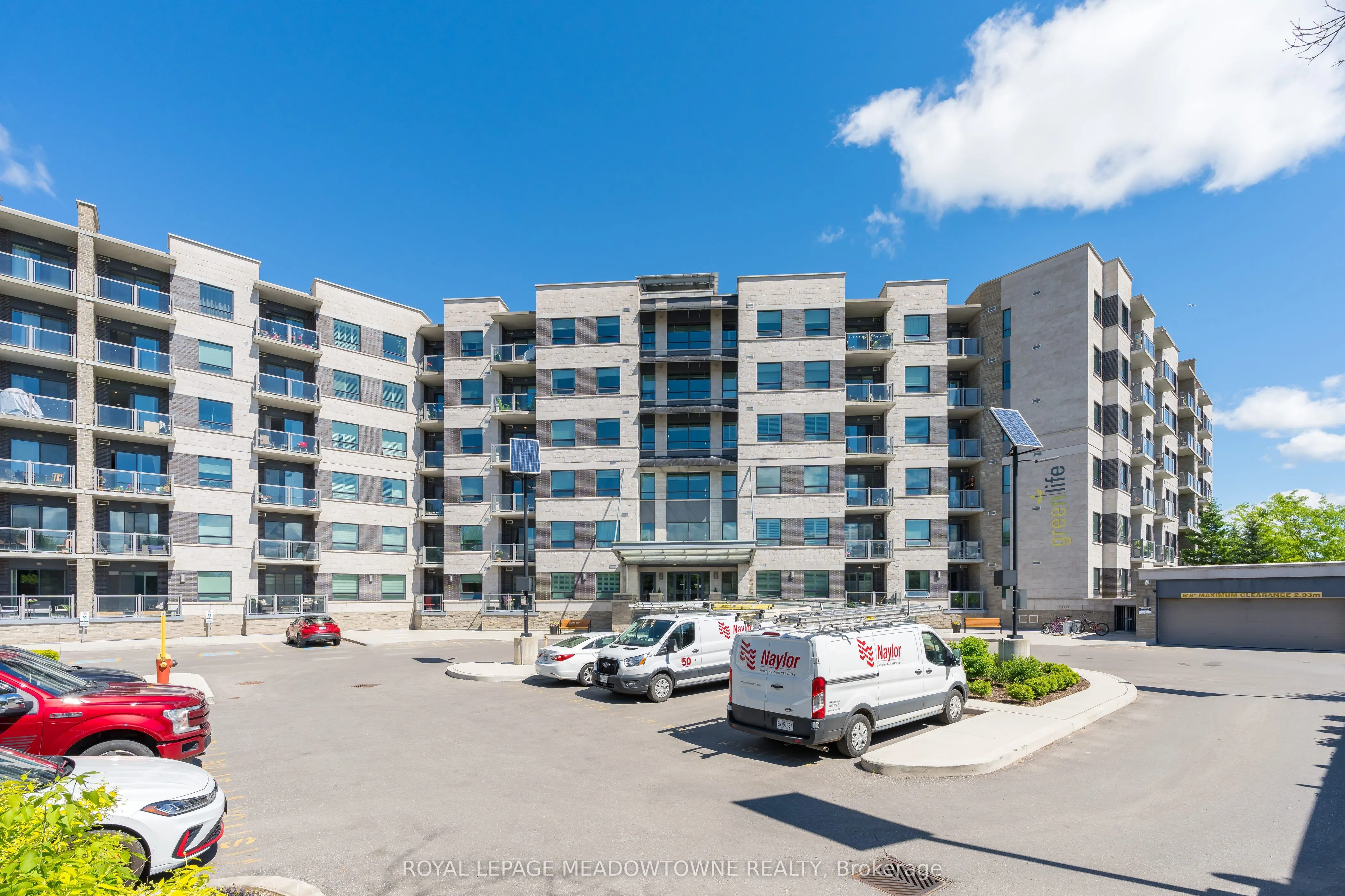 383 Main Street E #520