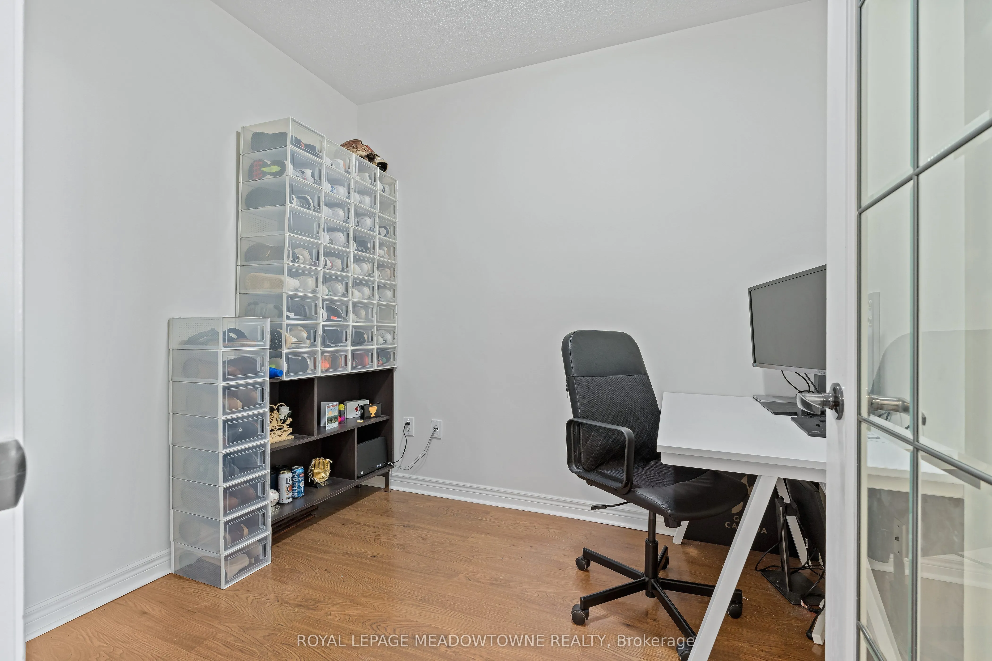 383 Main Street E #520