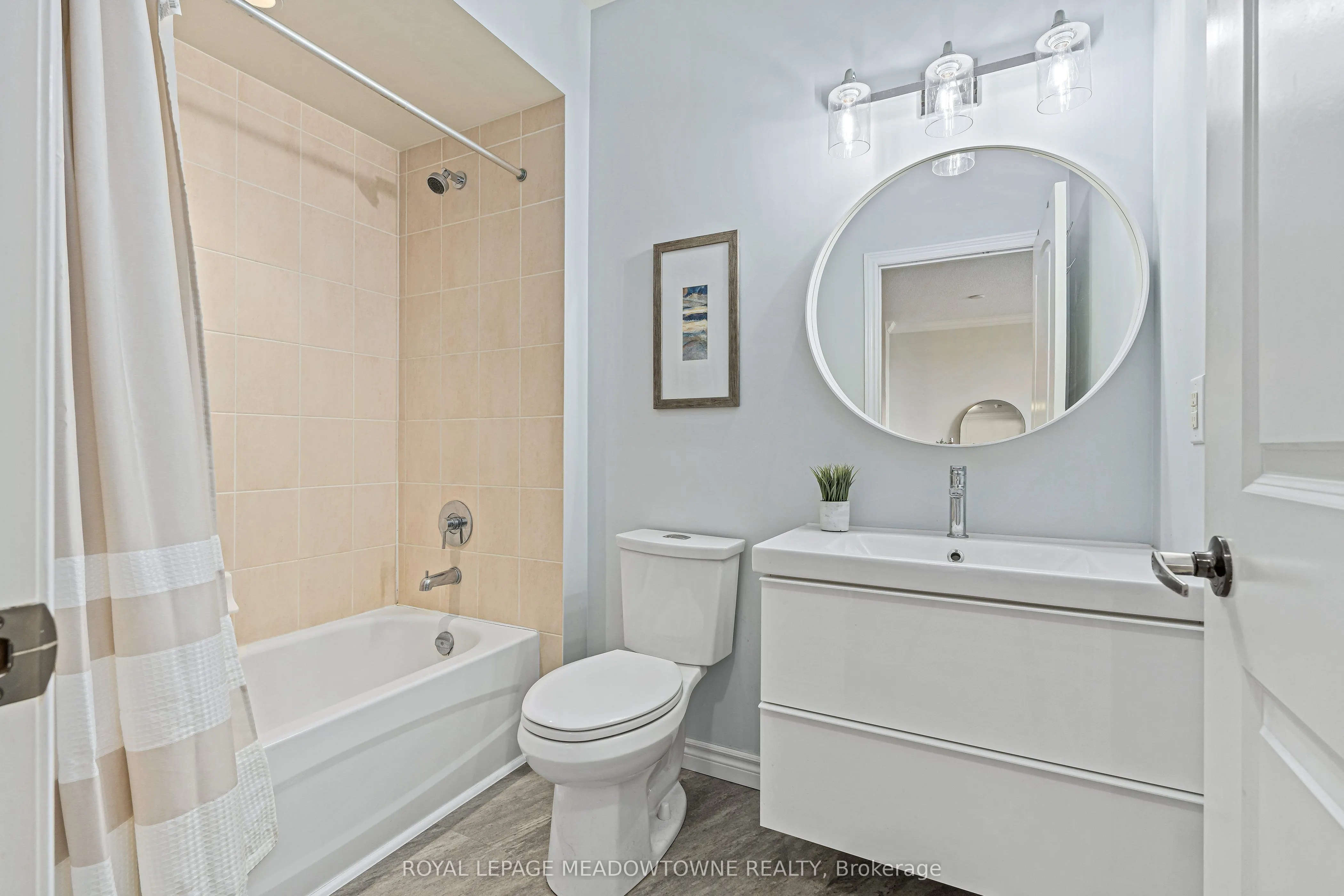 383 Main Street E #520