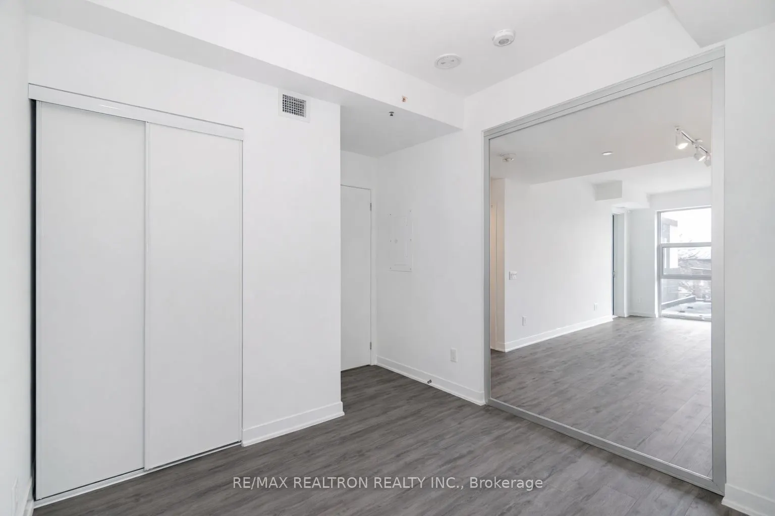 1787 St Clair Avenue #418