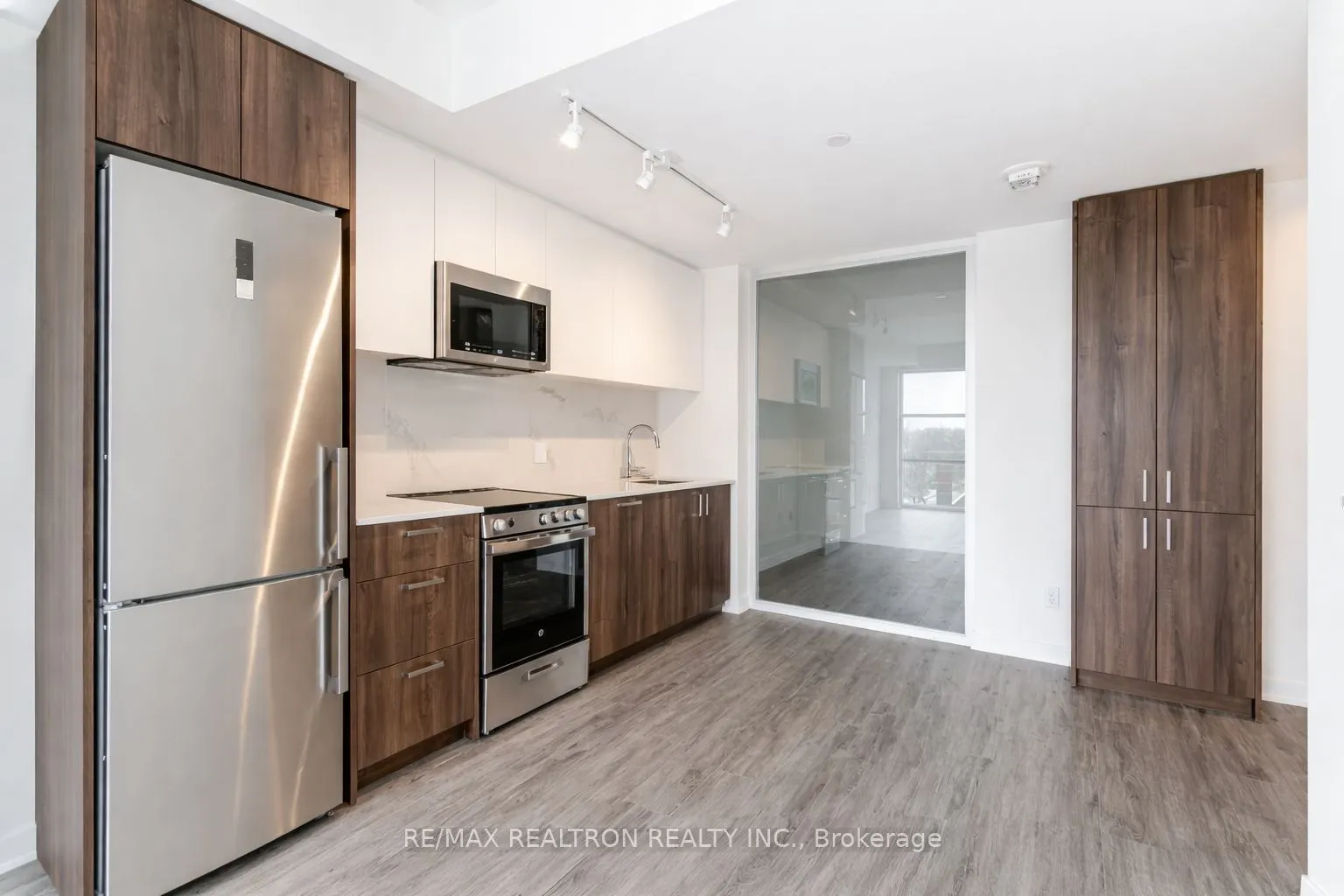 1787 St Clair Avenue #418
