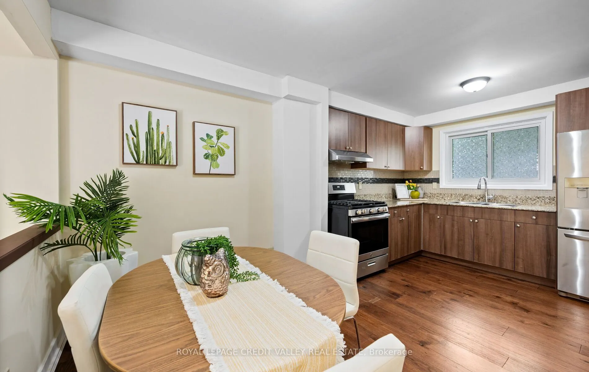 7 Hillpark Trail