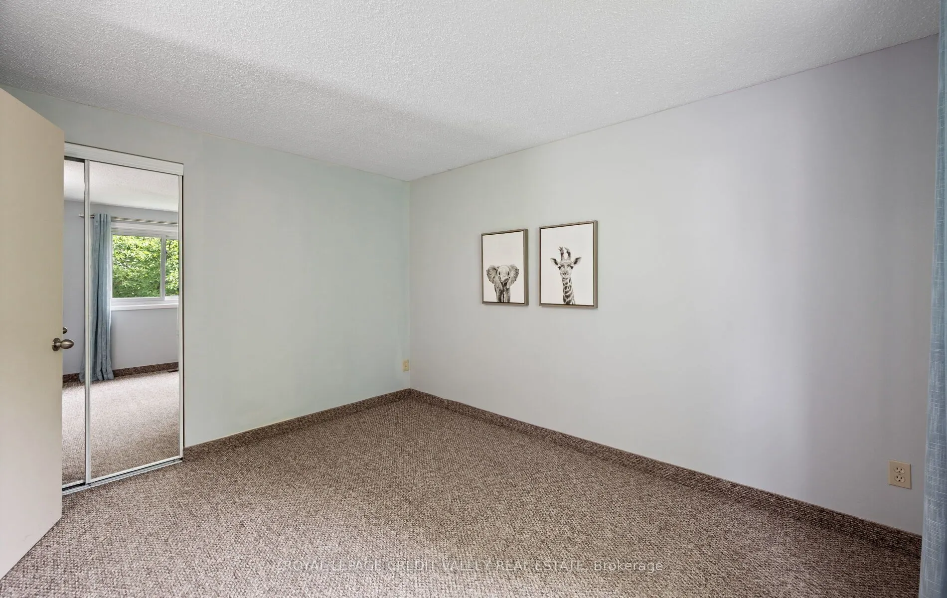 7 Hillpark Trail