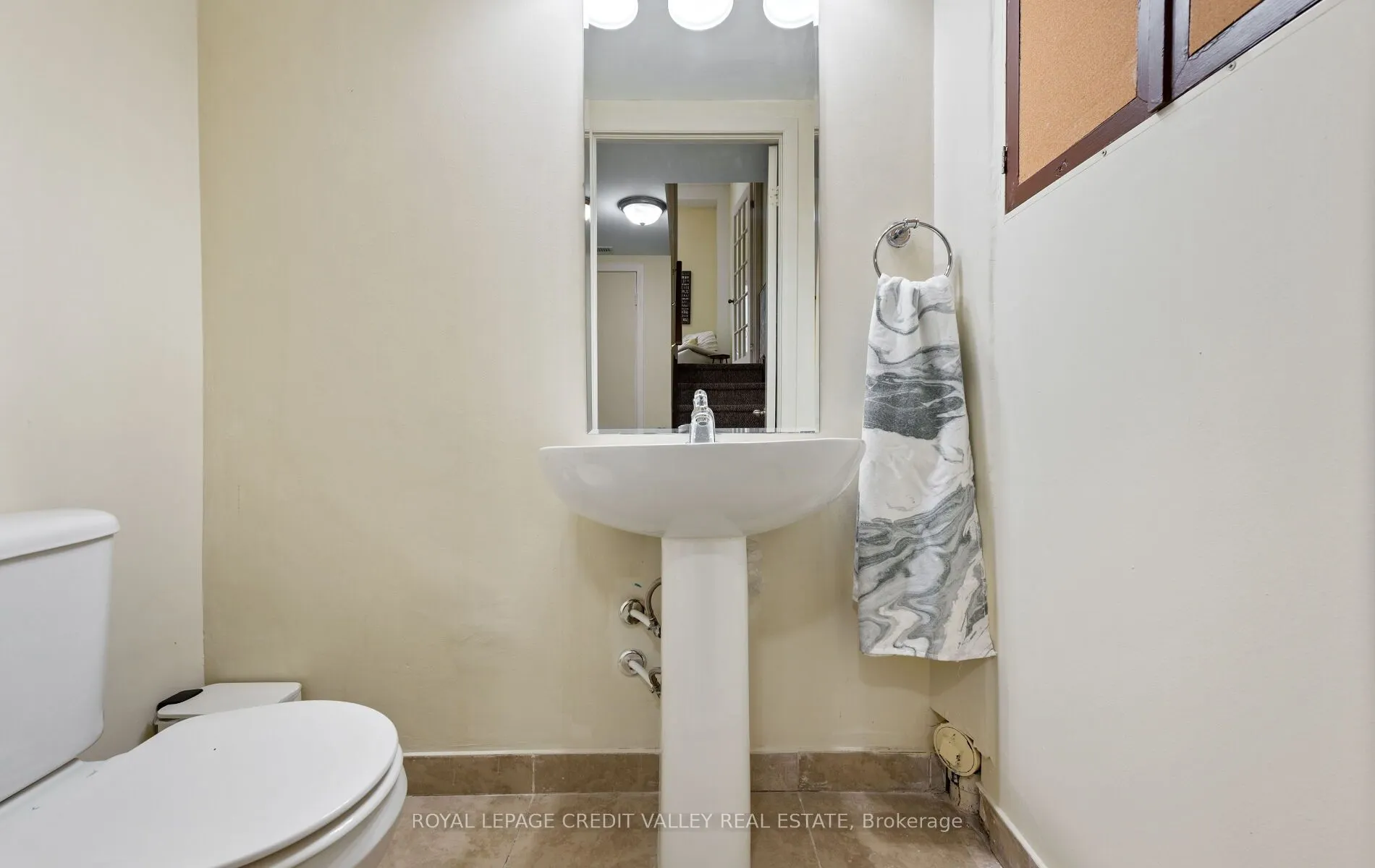 7 Hillpark Trail