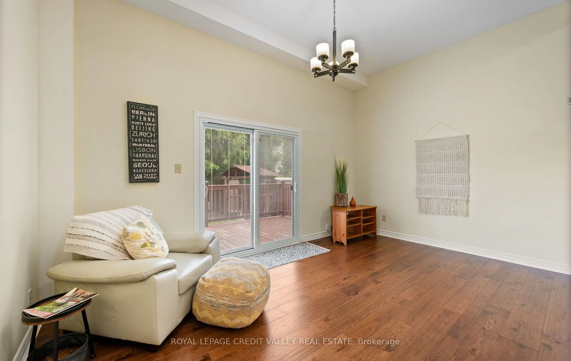 7 Hillpark Trail