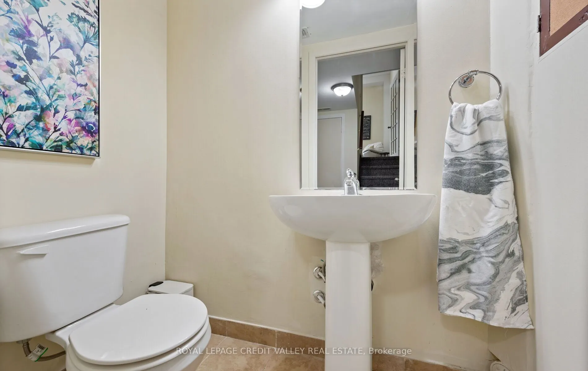7 Hillpark Trail