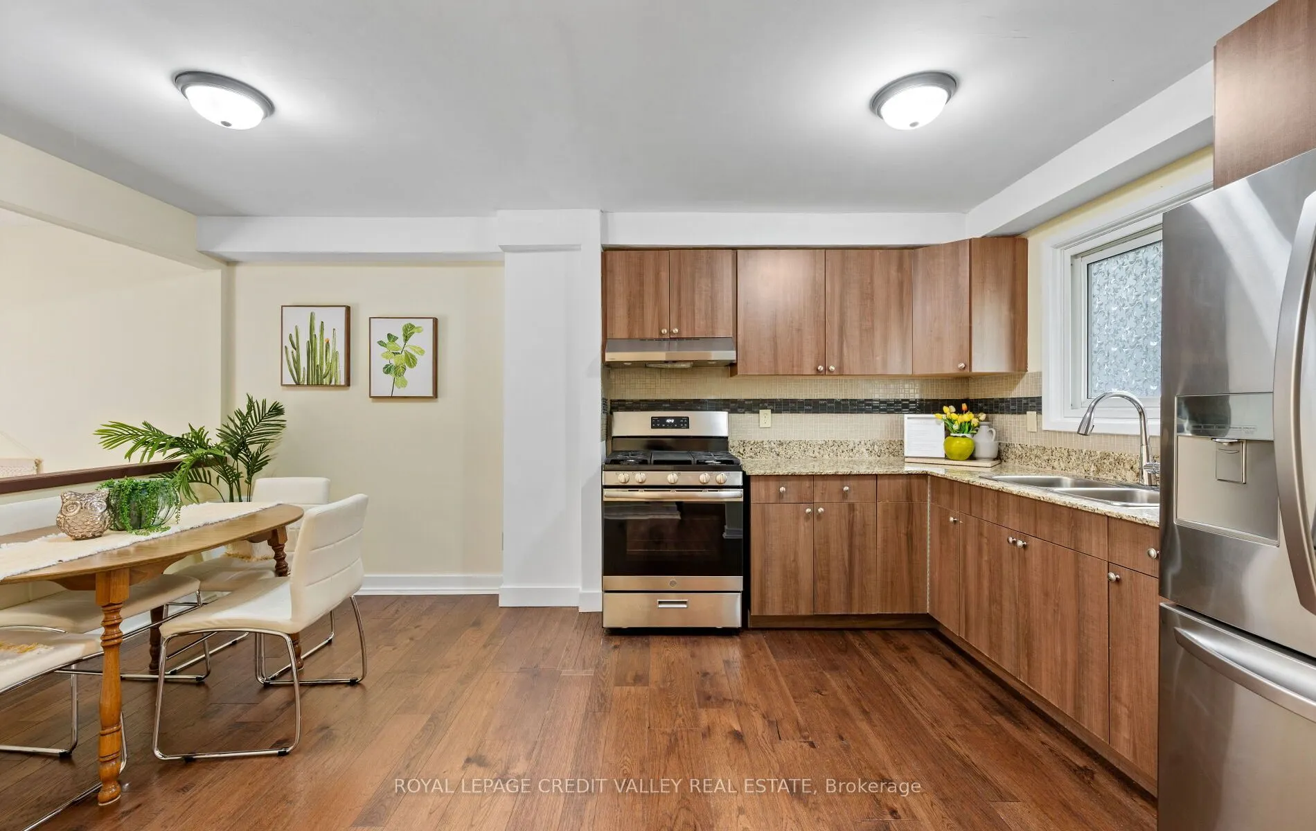 7 Hillpark Trail