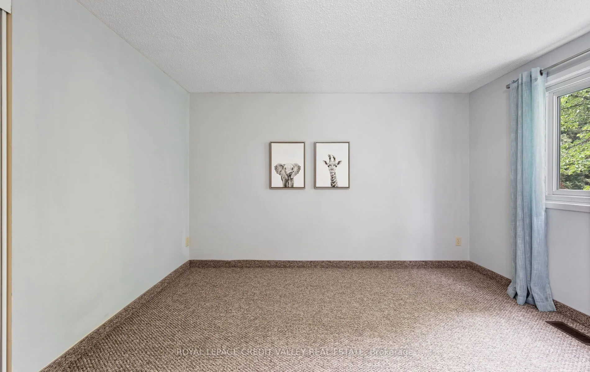 7 Hillpark Trail