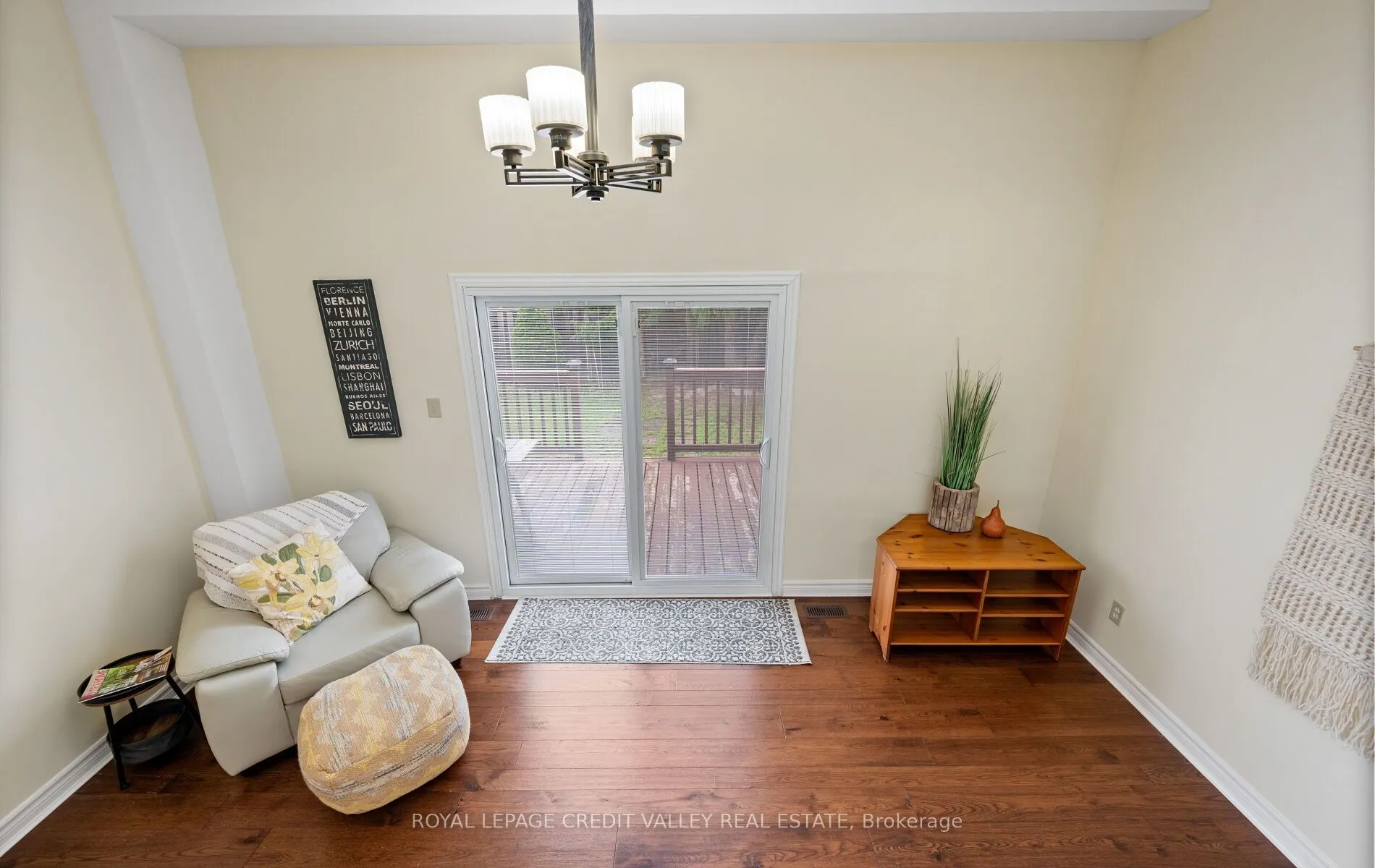 7 Hillpark Trail