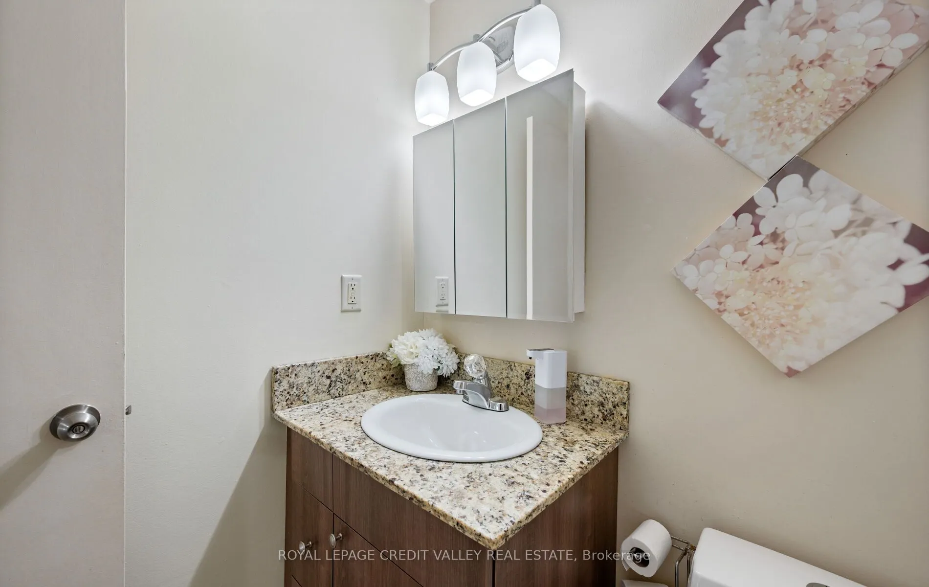 7 Hillpark Trail