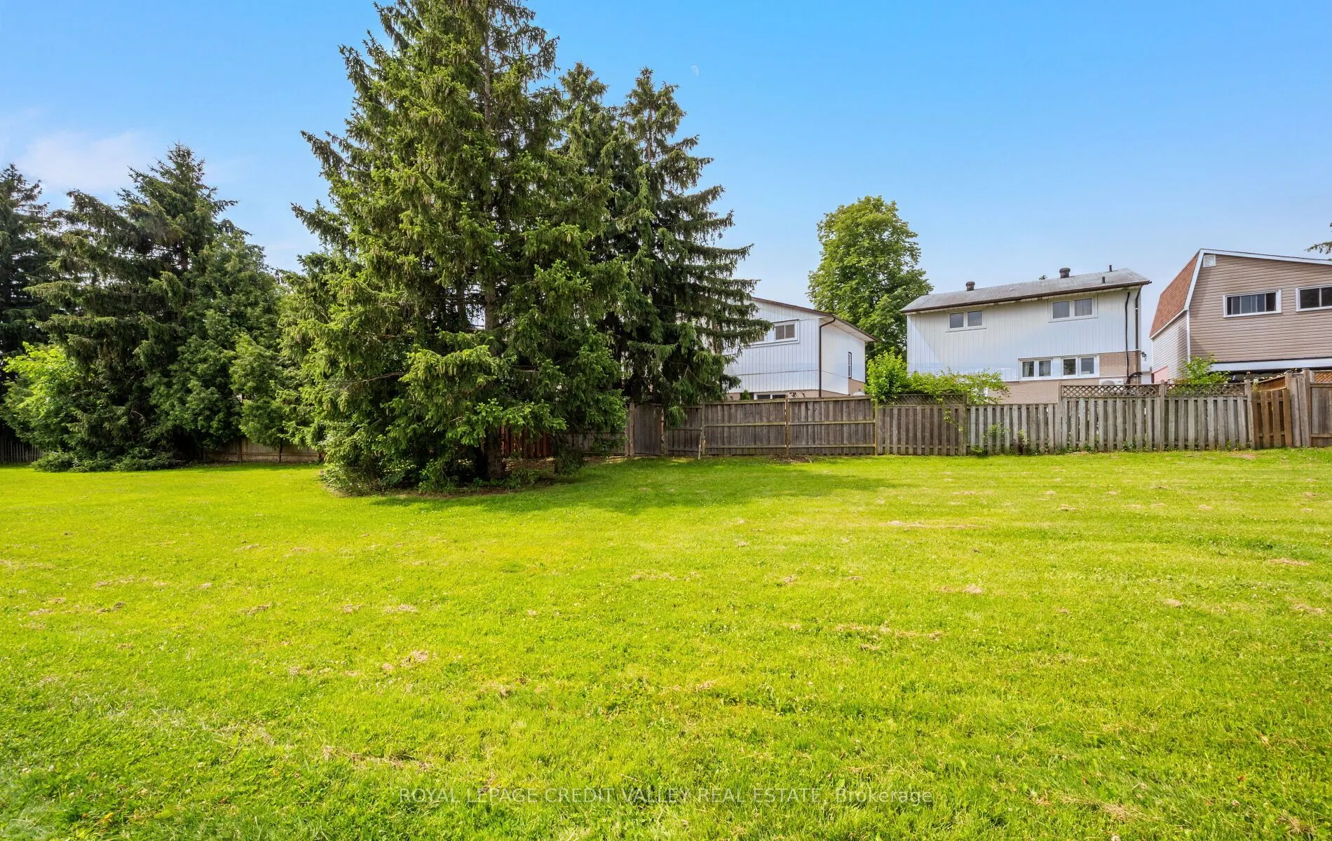 7 Hillpark Trail