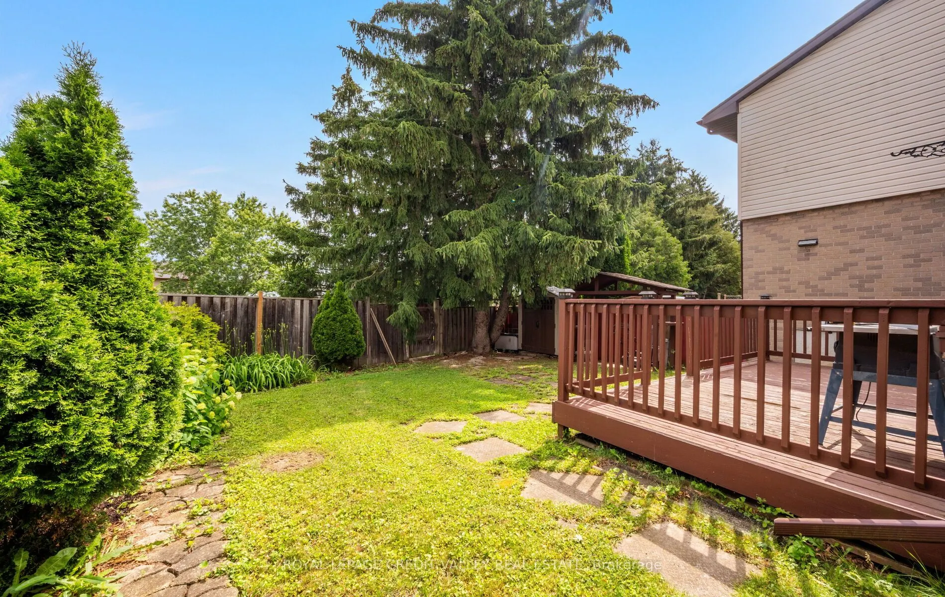 7 Hillpark Trail