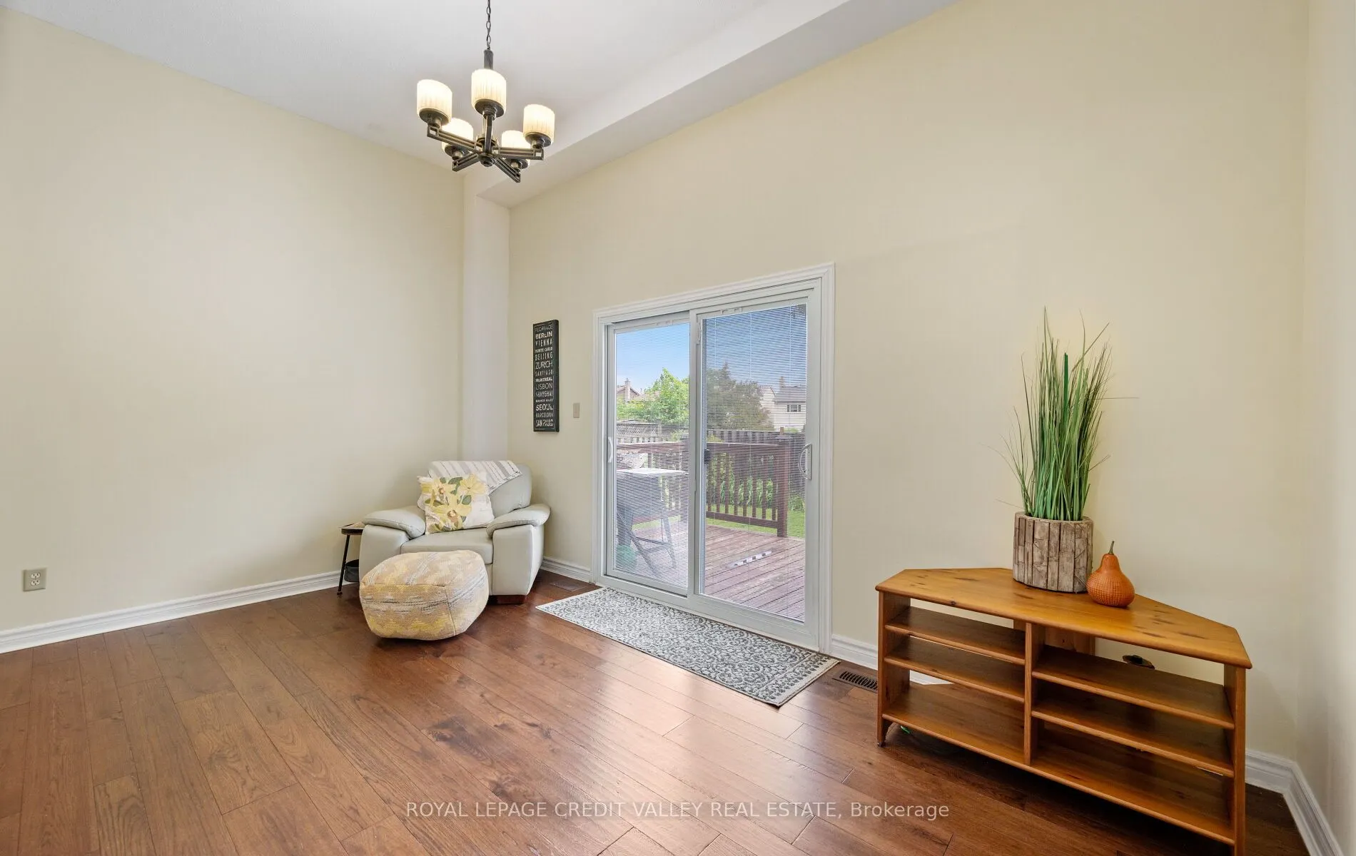 7 Hillpark Trail