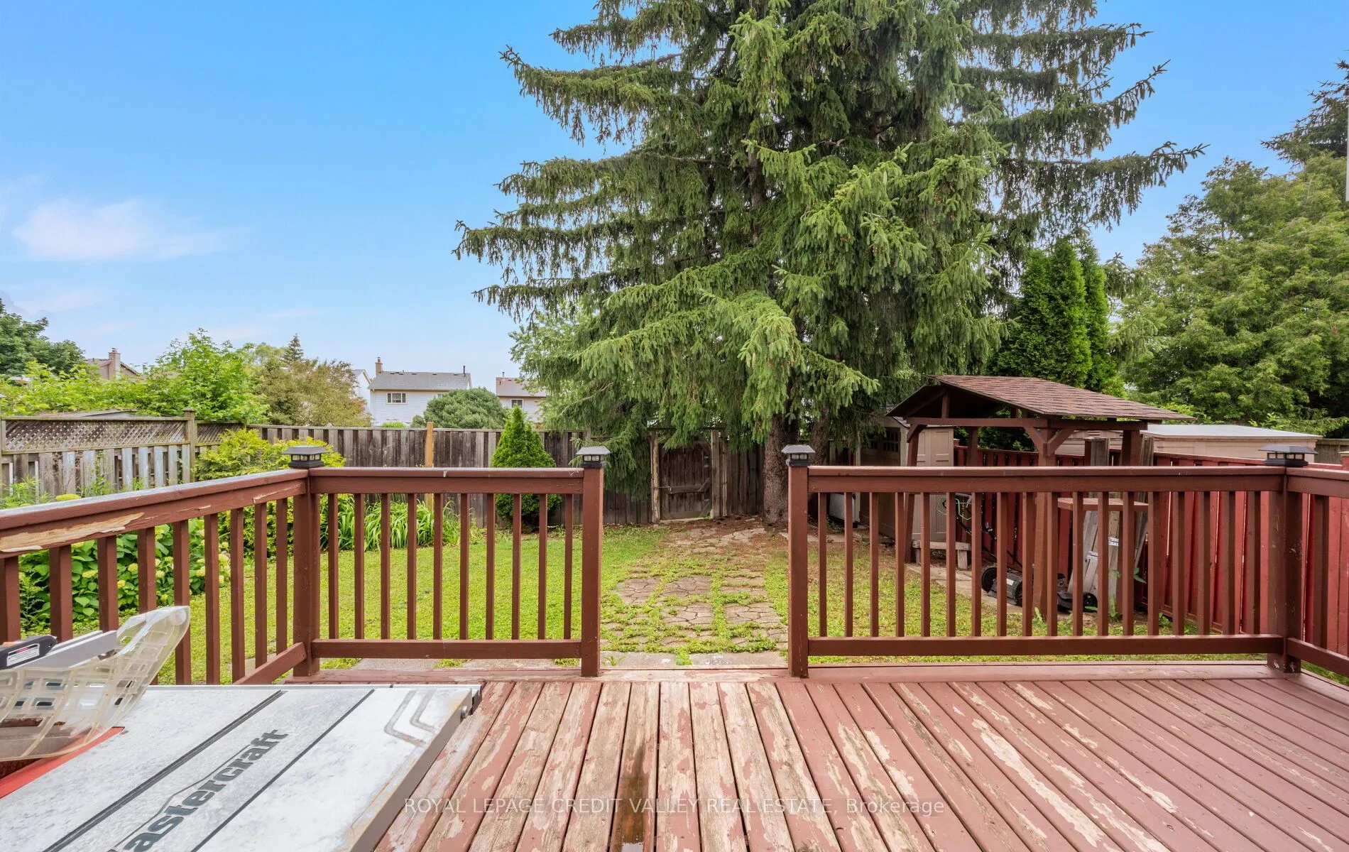7 Hillpark Trail