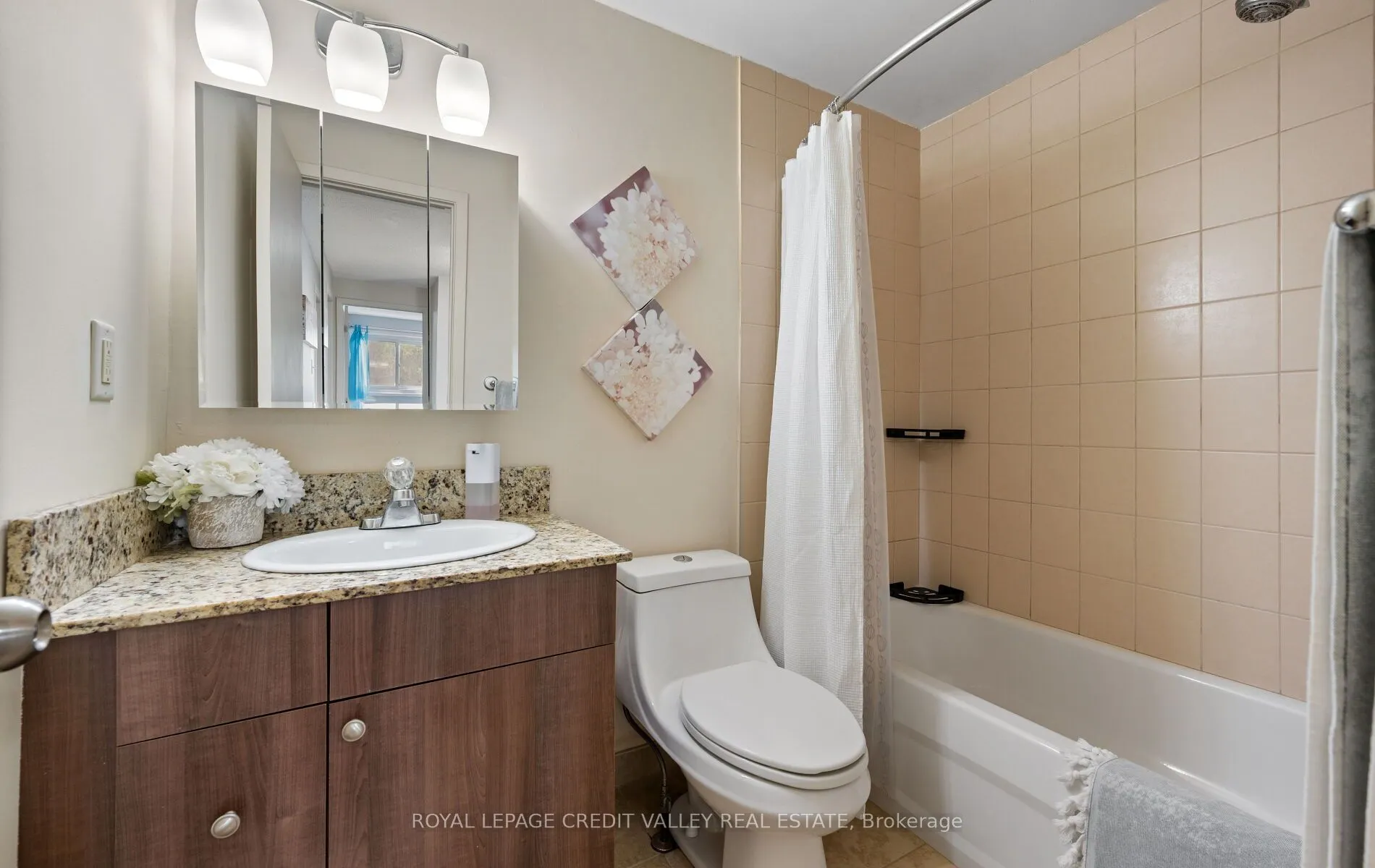 7 Hillpark Trail