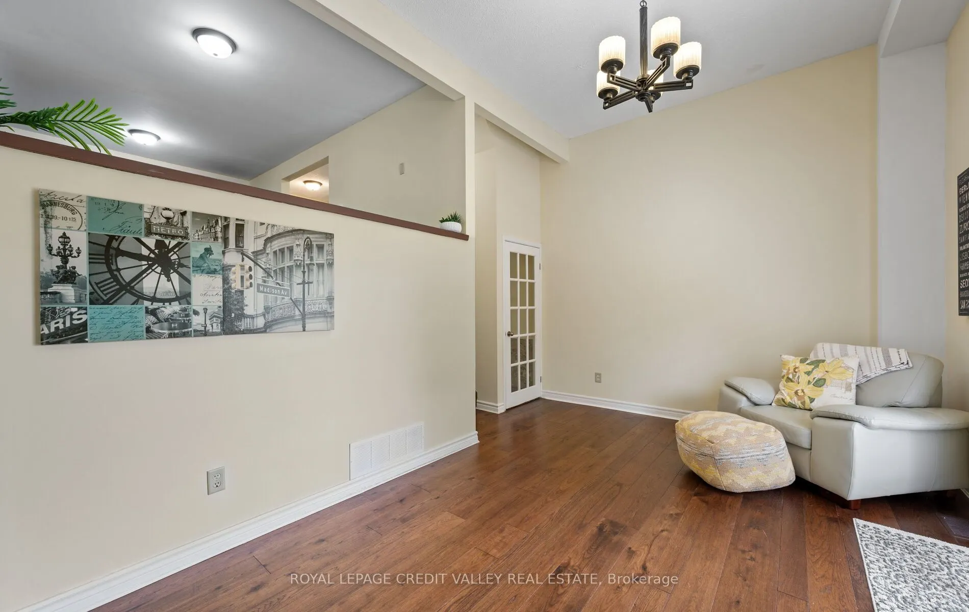 7 Hillpark Trail