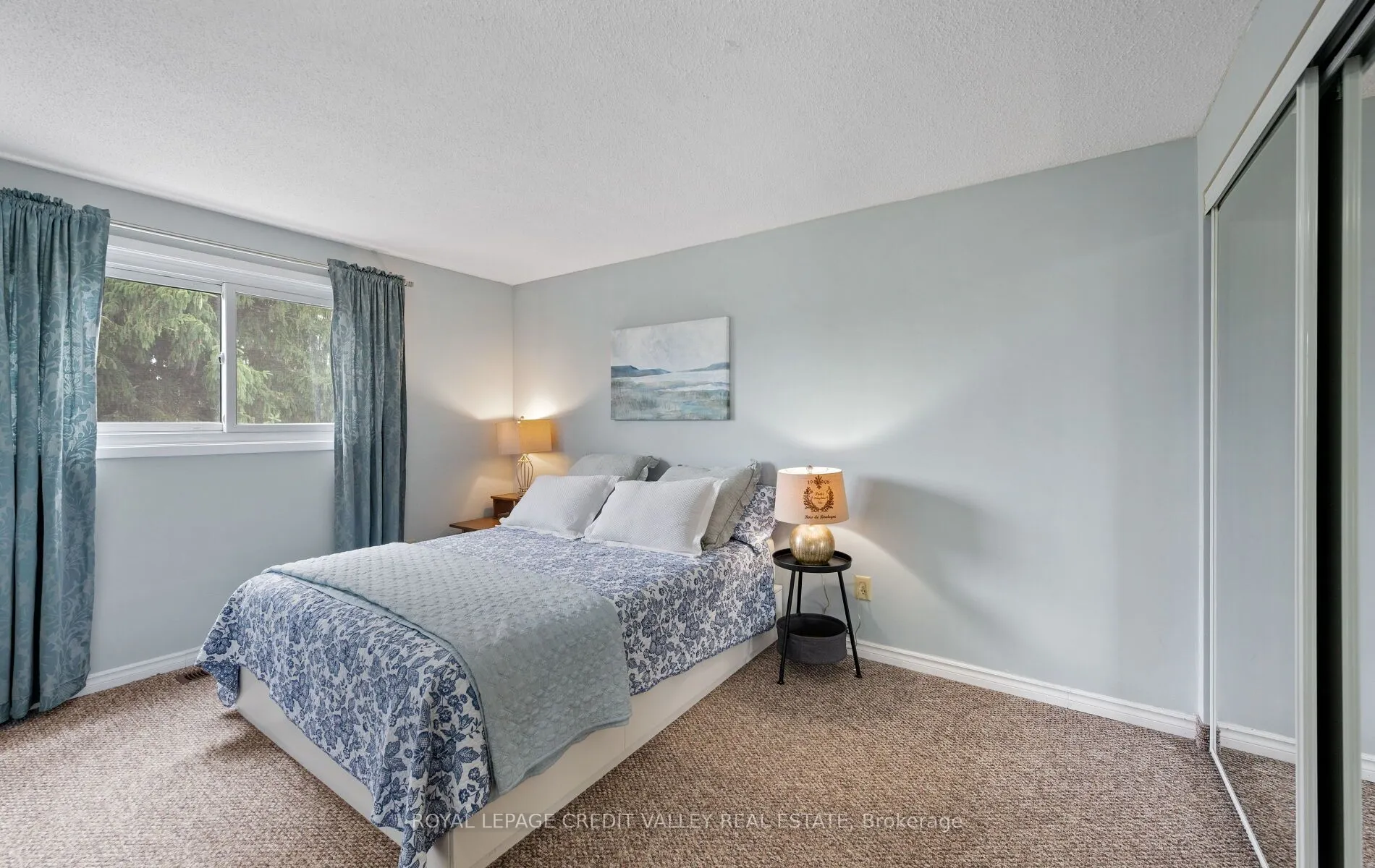 7 Hillpark Trail