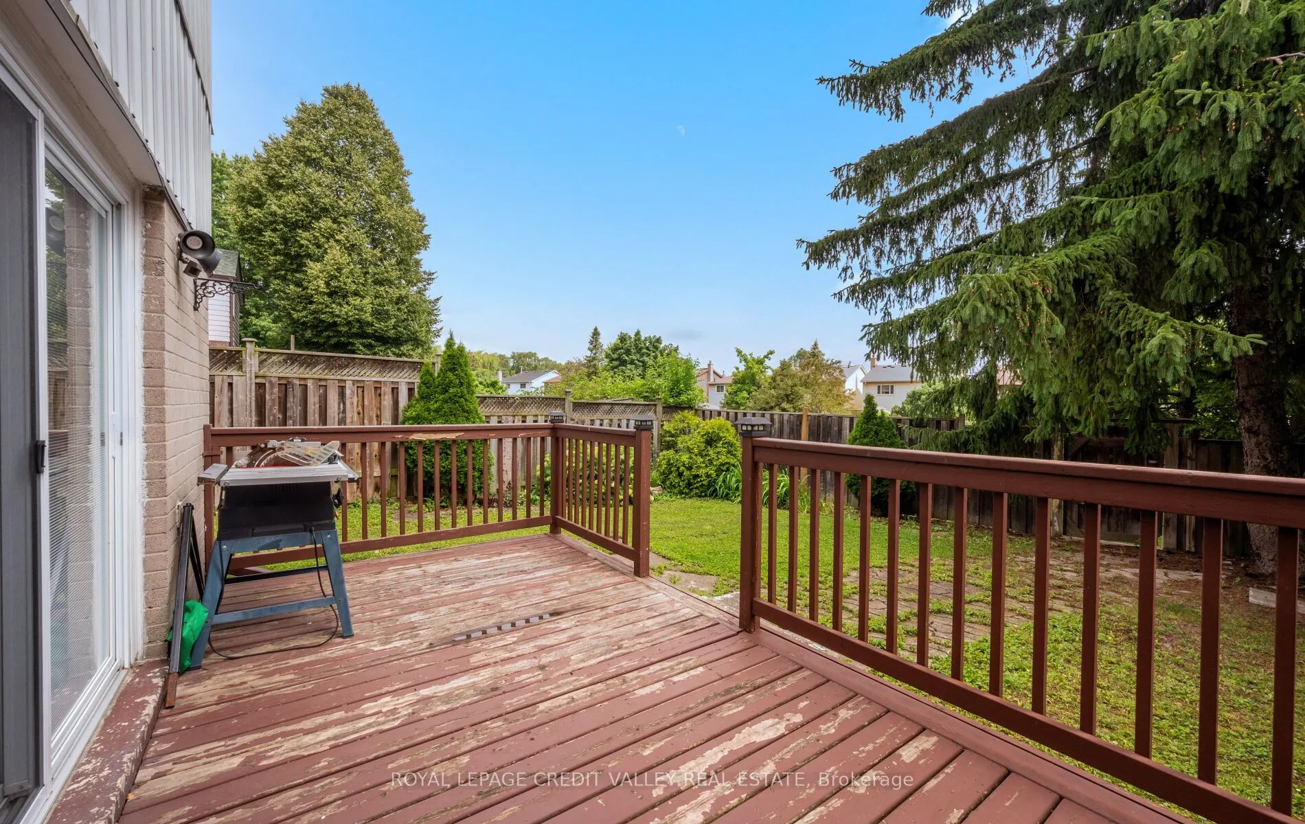 7 Hillpark Trail