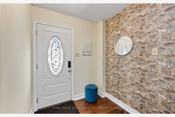7 Hillpark Trail