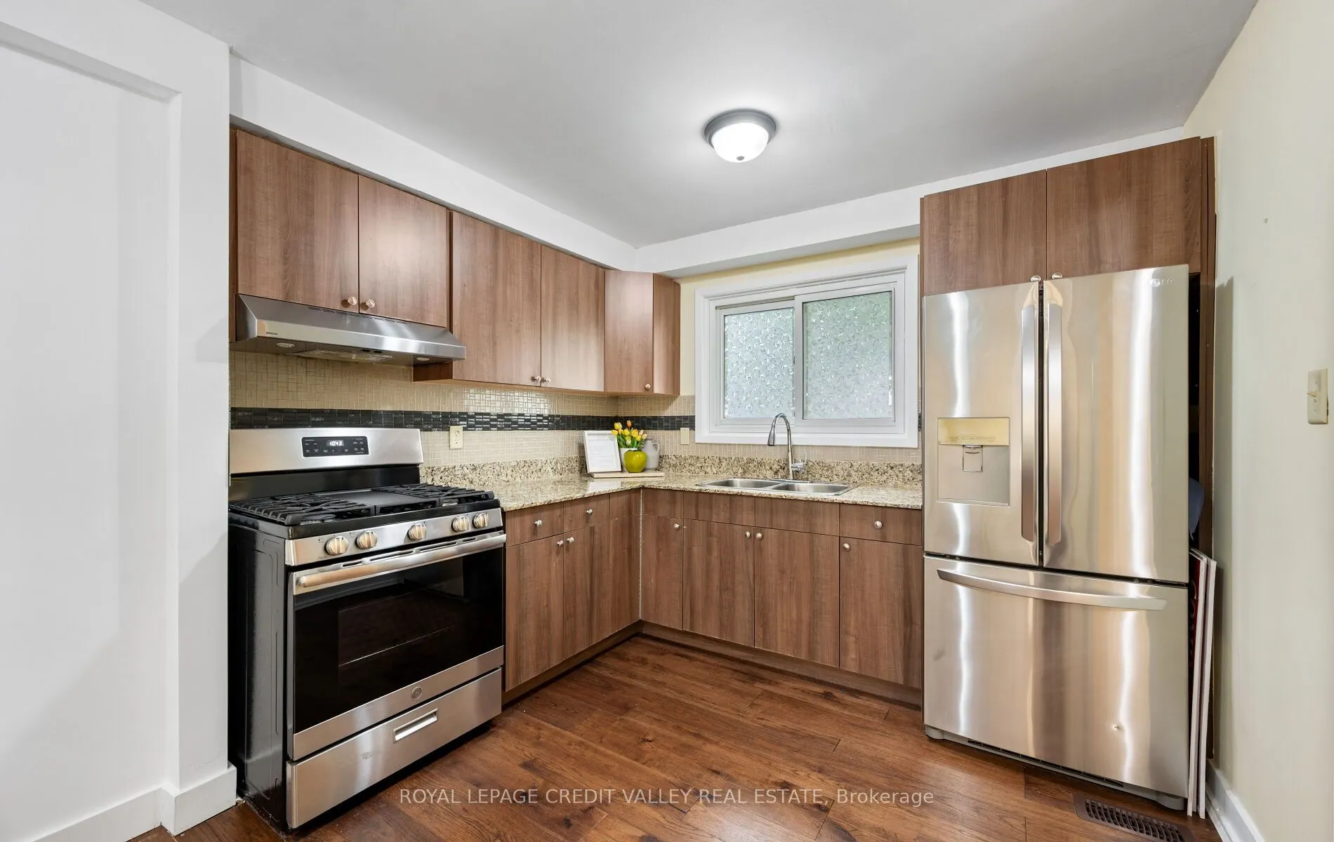 7 Hillpark Trail