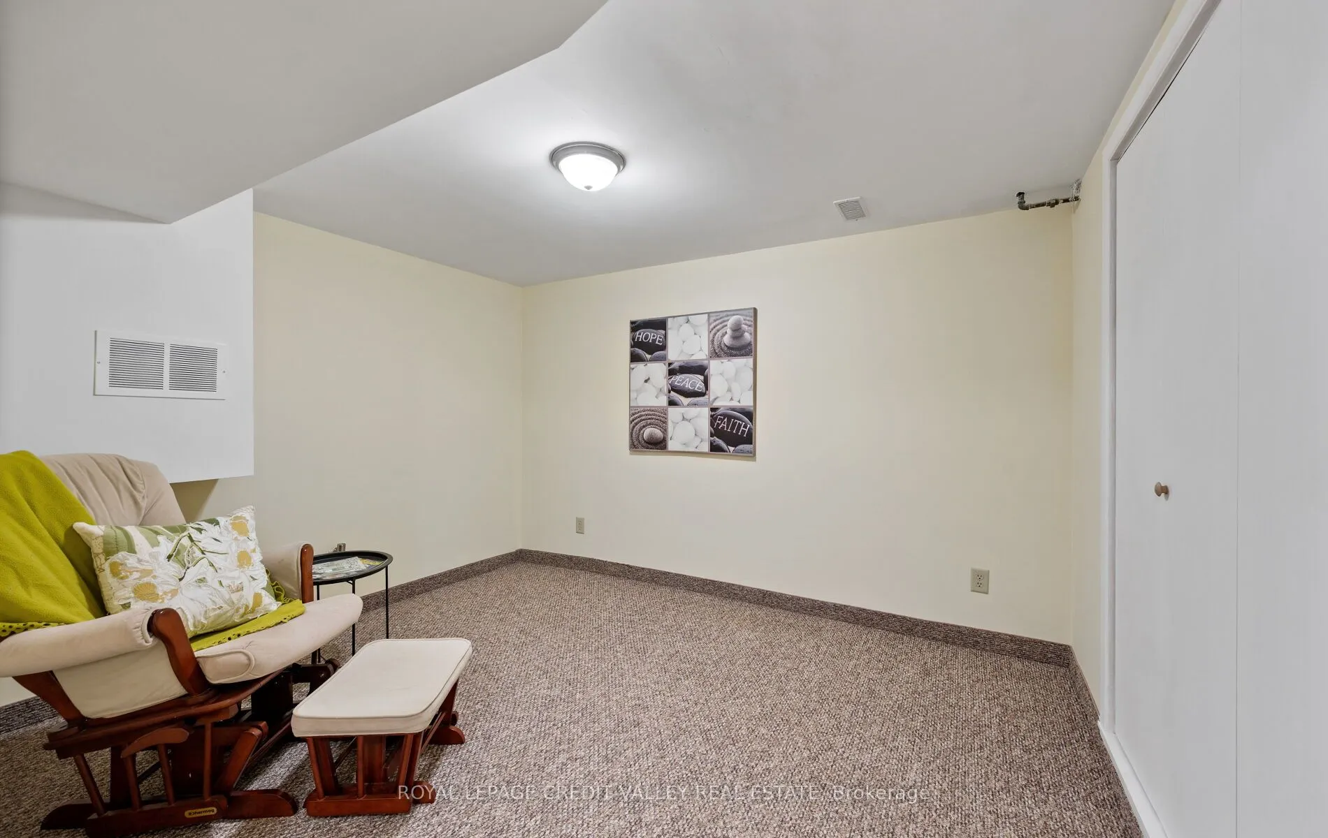 7 Hillpark Trail