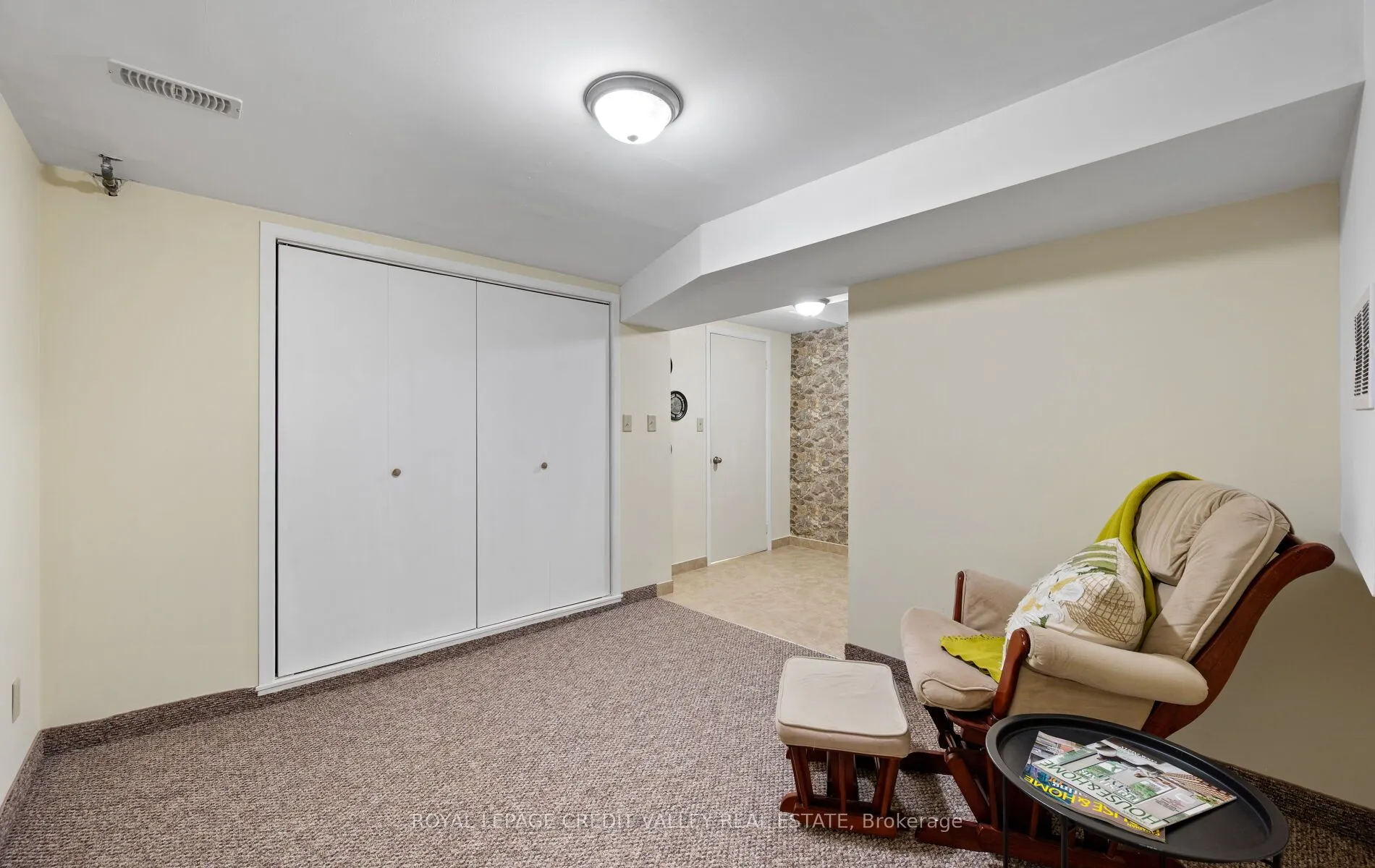7 Hillpark Trail